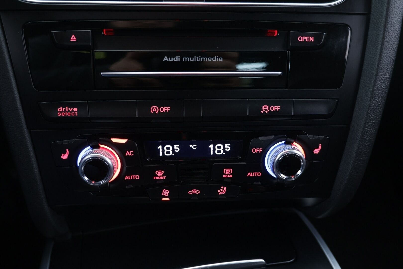 Audi A4 2012 Sedan LE 2,0 TFSI 155 kW quattro S tronic | Myynnissä Huutokaupat.com! - Myynnissä Huutokaupat.com! | S-Line | Lohkolämmitin | Vakionopeudensäädin |
