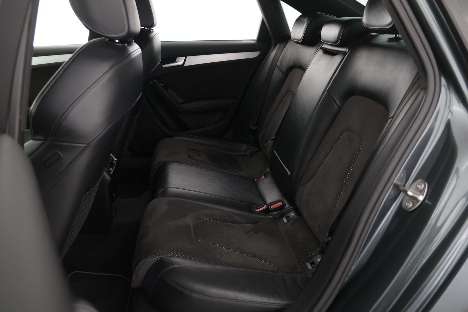 Audi A4 2012 Sedan LE 2,0 TFSI 155 kW quattro S tronic | Myynnissä Huutokaupat.com! - Myynnissä Huutokaupat.com! | S-Line | Lohkolämmitin | Vakionopeudensäädin |