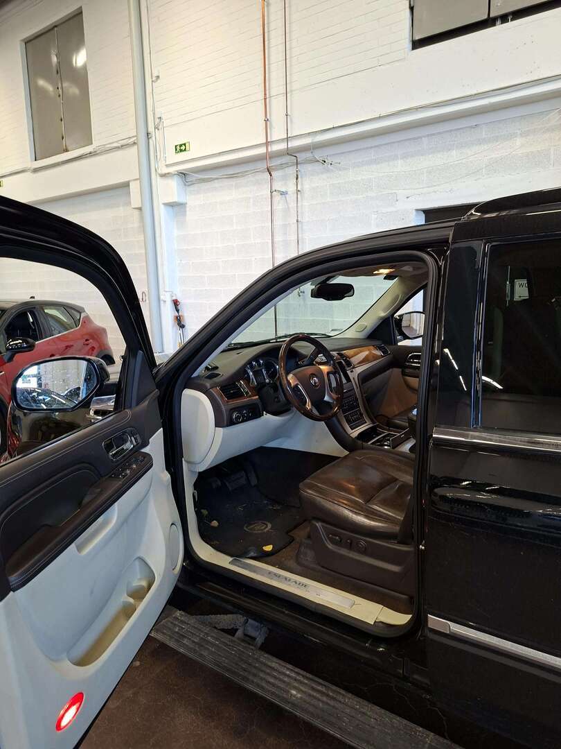 Cadillac Escalade Platinium 2012, kuva 3/3
