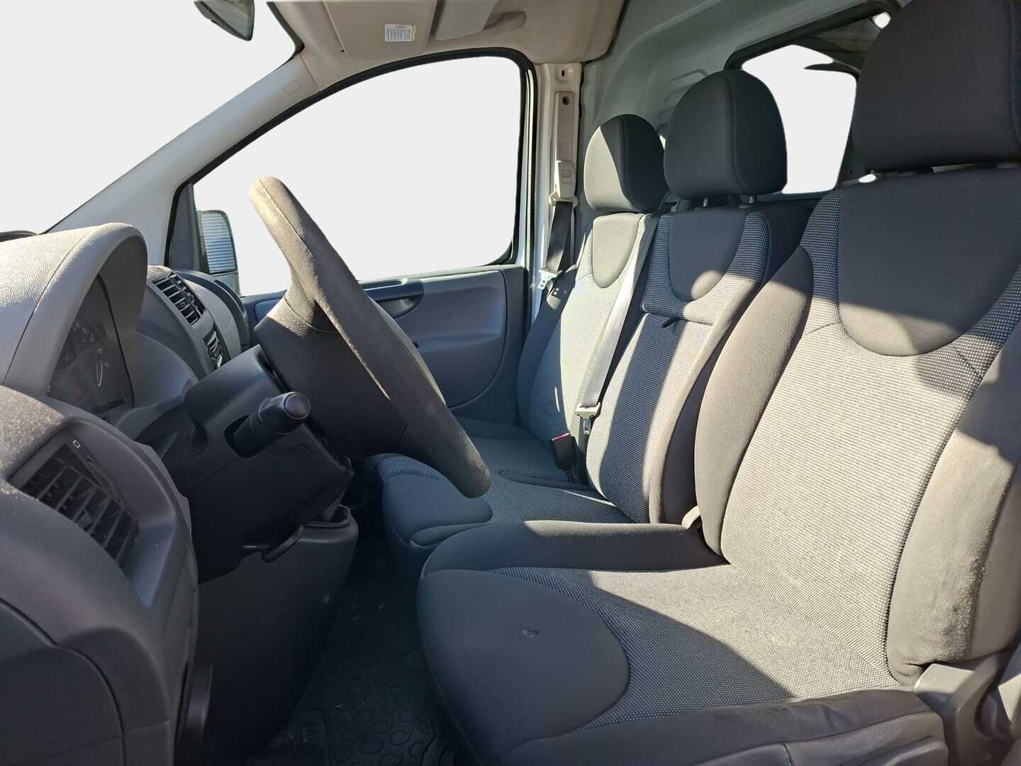 Peugeot Expert 2012 L1H1 1,6 HDi 90 FAP / Webasto / 2x renkaat / Koukku