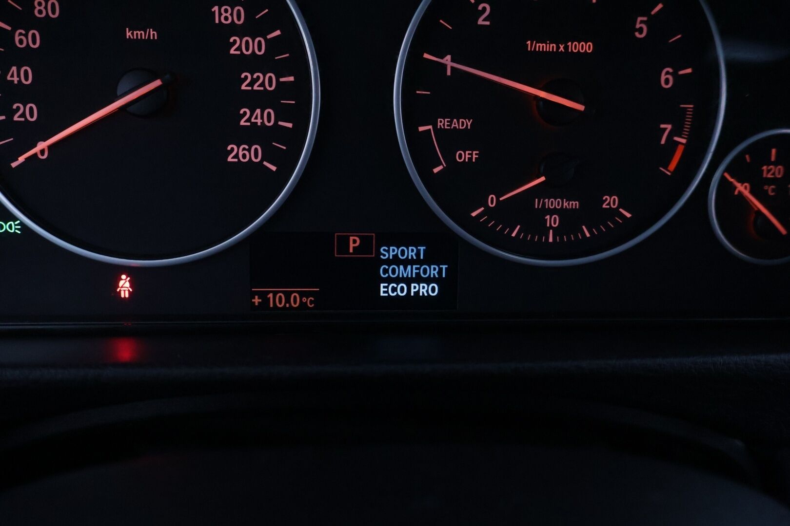 BMW 320 2013 F30 Sedan 320i TwinPower Turbo A xDrive Limited xDrive Edition  *YritysOutlet - Myydään vain yrityksille* - *Tämä auto myydään yritysOutlet valikoimasta vain yrityksille*