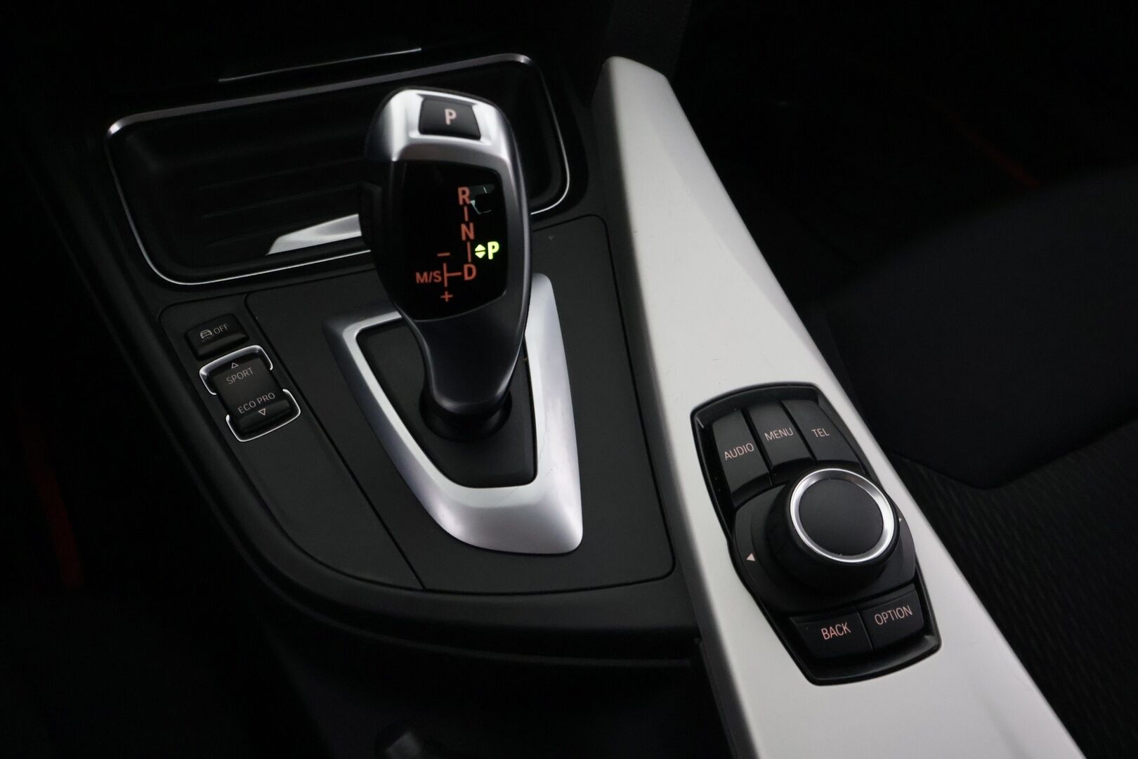 BMW 320 2013 F30 Sedan 320i TwinPower Turbo A xDrive Limited xDrive Edition  *YritysOutlet - Myydään vain yrityksille* - *Tämä auto myydään yritysOutlet valikoimasta vain yrityksille*