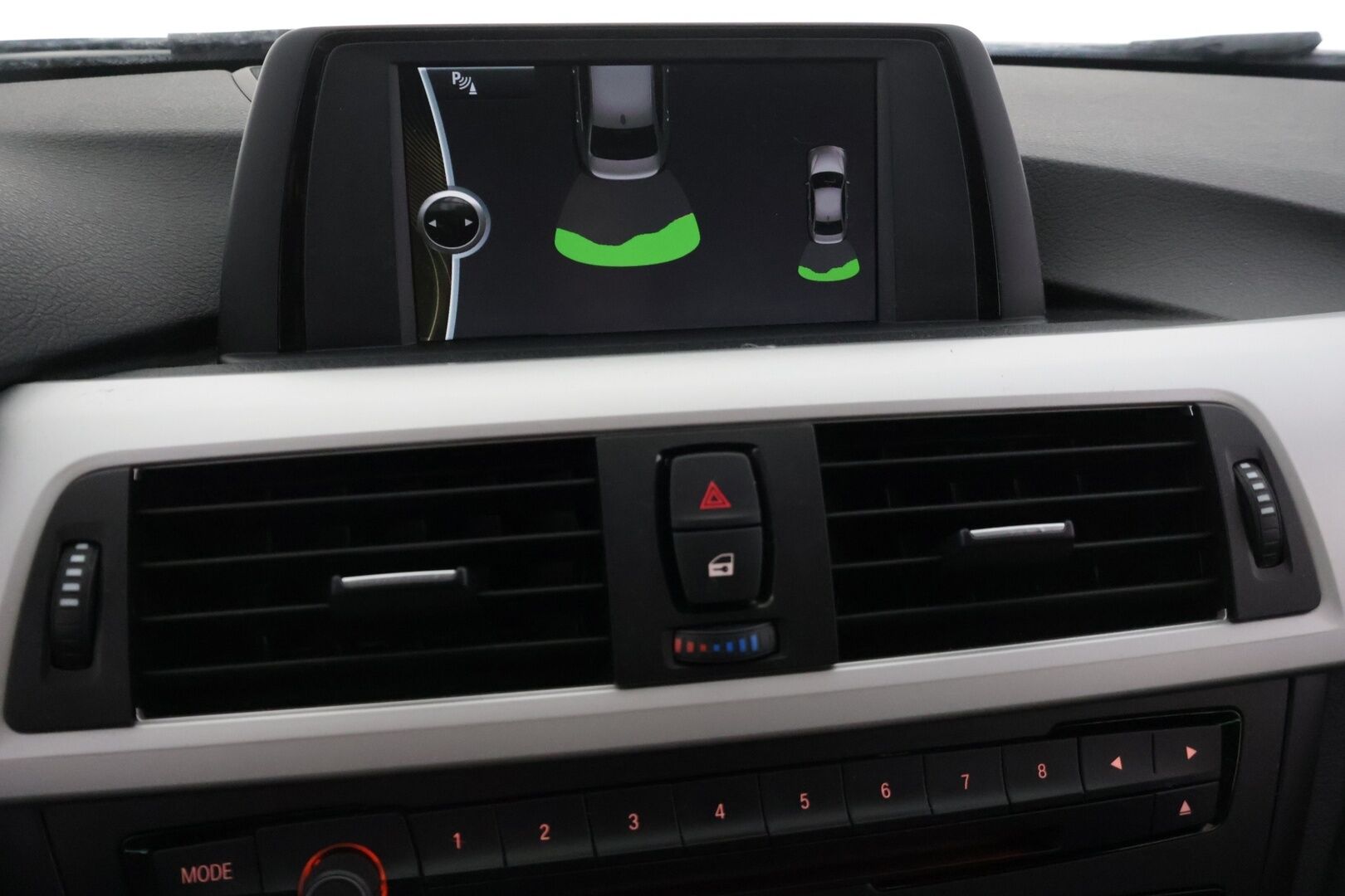 BMW 320 2013 F30 Sedan 320i TwinPower Turbo A xDrive Limited xDrive Edition  *YritysOutlet - Myydään vain yrityksille* - *Tämä auto myydään yritysOutlet valikoimasta vain yrityksille*