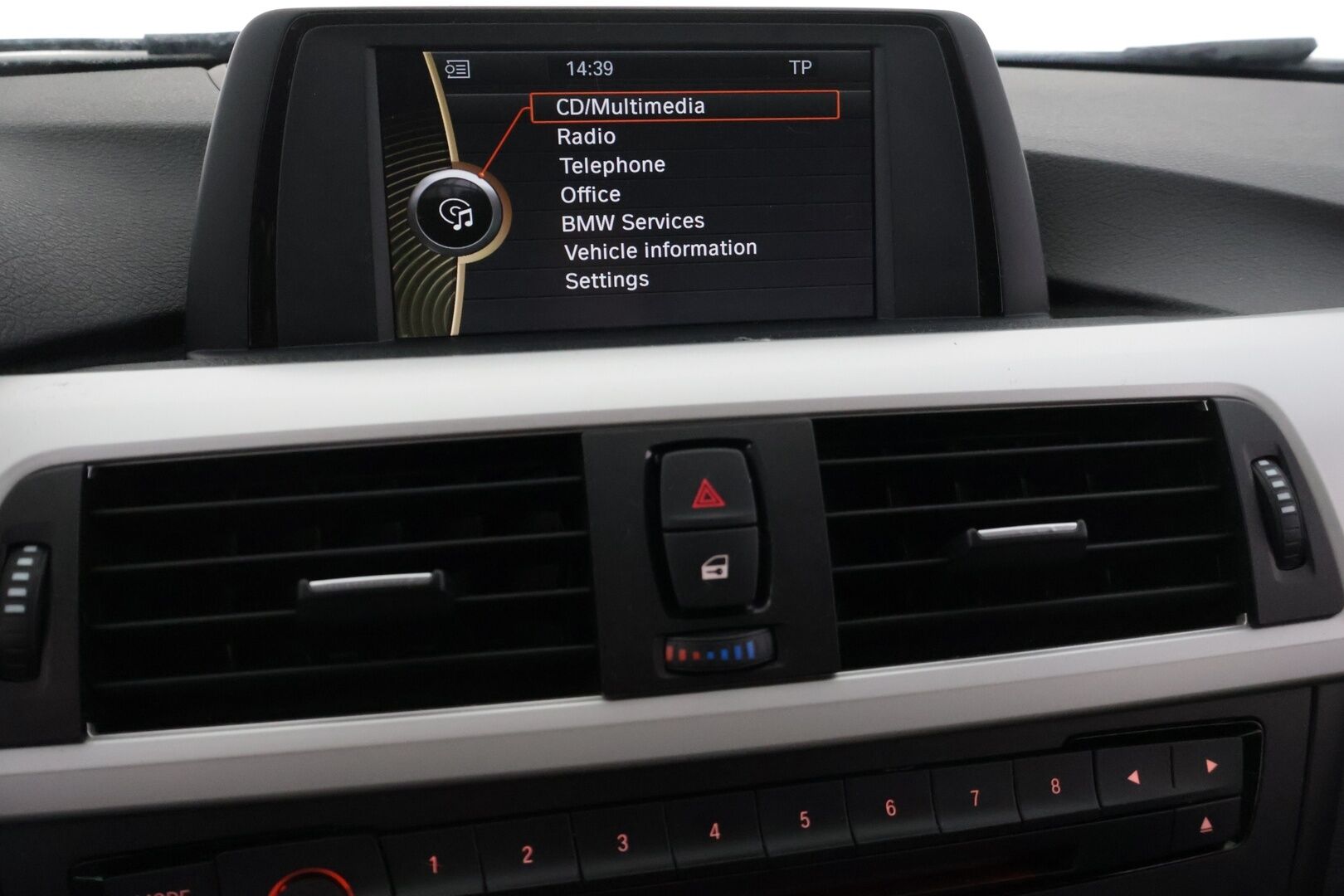 BMW 320 2013 F30 Sedan 320i TwinPower Turbo A xDrive Limited xDrive Edition  *YritysOutlet - Myydään vain yrityksille* - *Tämä auto myydään yritysOutlet valikoimasta vain yrityksille*