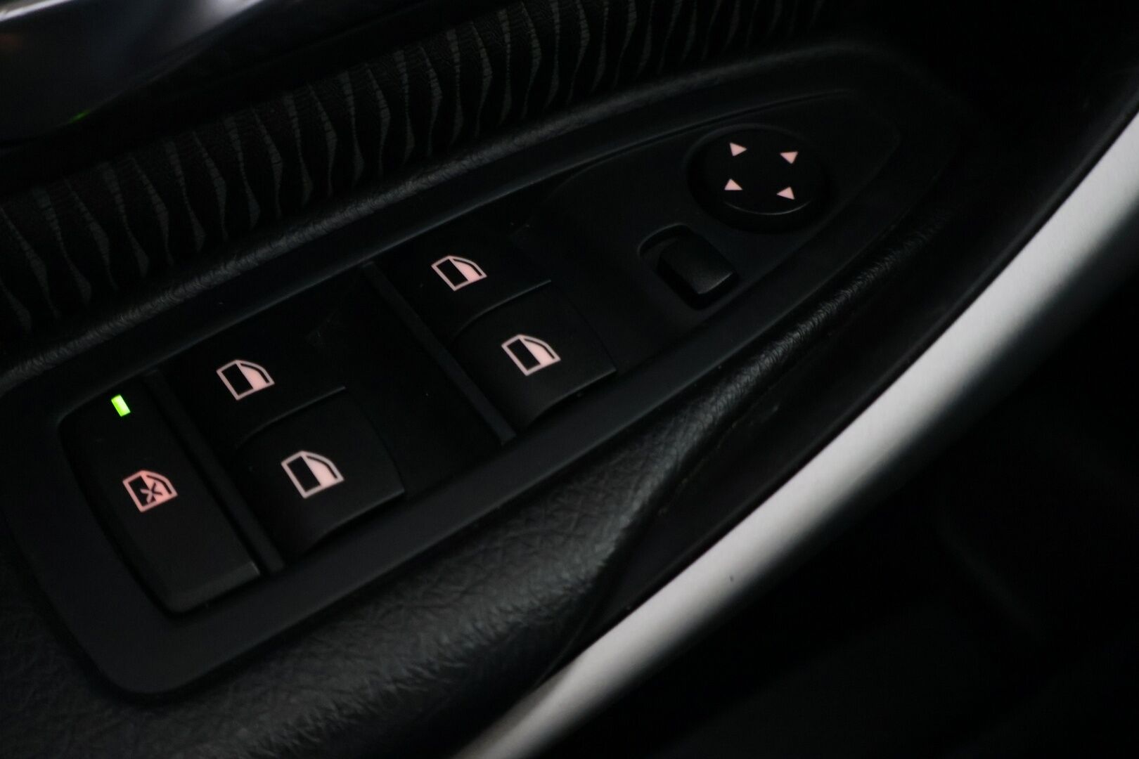 BMW 320 2013 F30 Sedan 320i TwinPower Turbo A xDrive Limited xDrive Edition  *YritysOutlet - Myydään vain yrityksille* - *Tämä auto myydään yritysOutlet valikoimasta vain yrityksille*