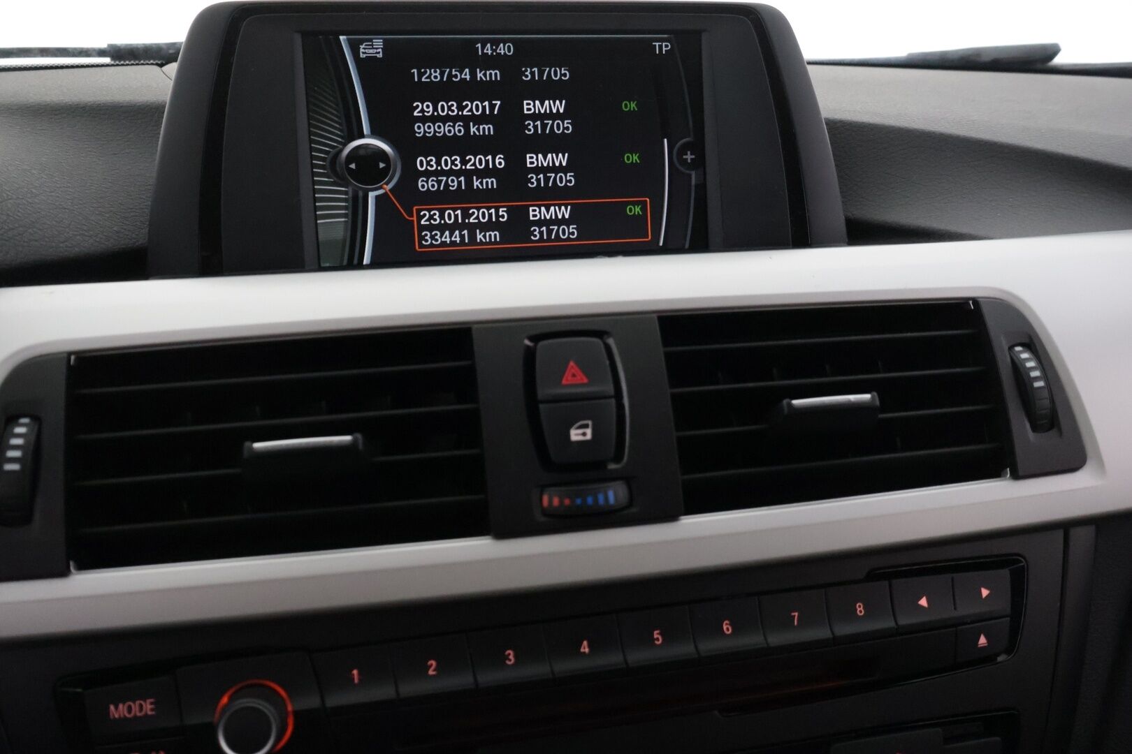 BMW 320 2013 F30 Sedan 320i TwinPower Turbo A xDrive Limited xDrive Edition  *YritysOutlet - Myydään vain yrityksille* - *Tämä auto myydään yritysOutlet valikoimasta vain yrityksille*