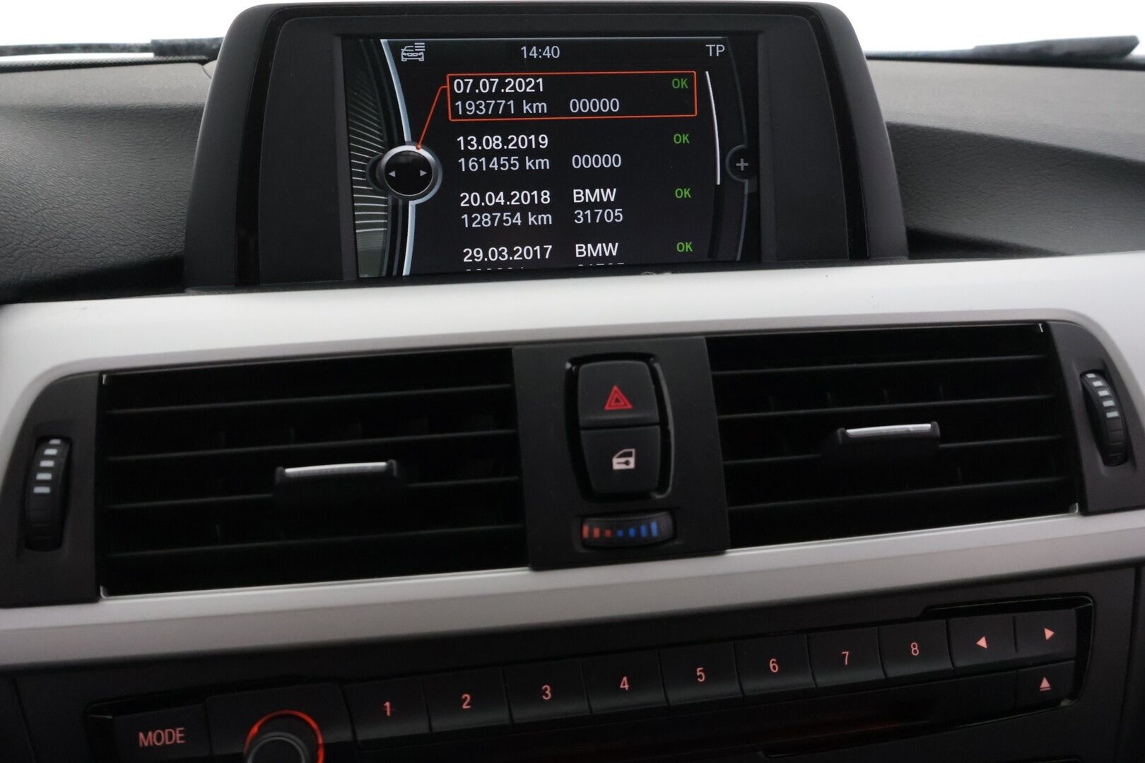 BMW 320 2013 F30 Sedan 320i TwinPower Turbo A xDrive Limited xDrive Edition  *YritysOutlet - Myydään vain yrityksille* - *Tämä auto myydään yritysOutlet valikoimasta vain yrityksille*