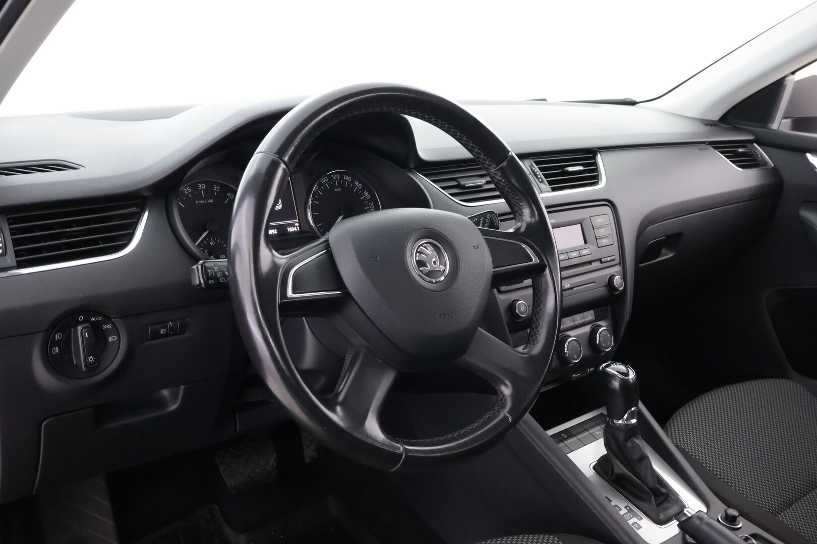Skoda Octavia 2013 1,6 TDI Ambition DSG Autom. - Suomiauto | Juuri katsastettu | Lämpölasi | Lohko&Sisäpistoke | Peruutustutka | Vakkari | Juuri tullut Tampereelle!