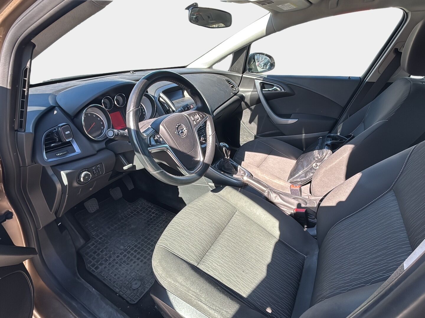 Opel Astra 2013 Sports Tourer Enjoy 1,4 Turbo ecoFLEX Start/Stop 88kW MT6- YritysOutlet - Myydään vain yrityksille - Leimaa 10/26 / Lohkolämmitin + sisätilalämppäri / Huoltokirja / 2x renkaat 