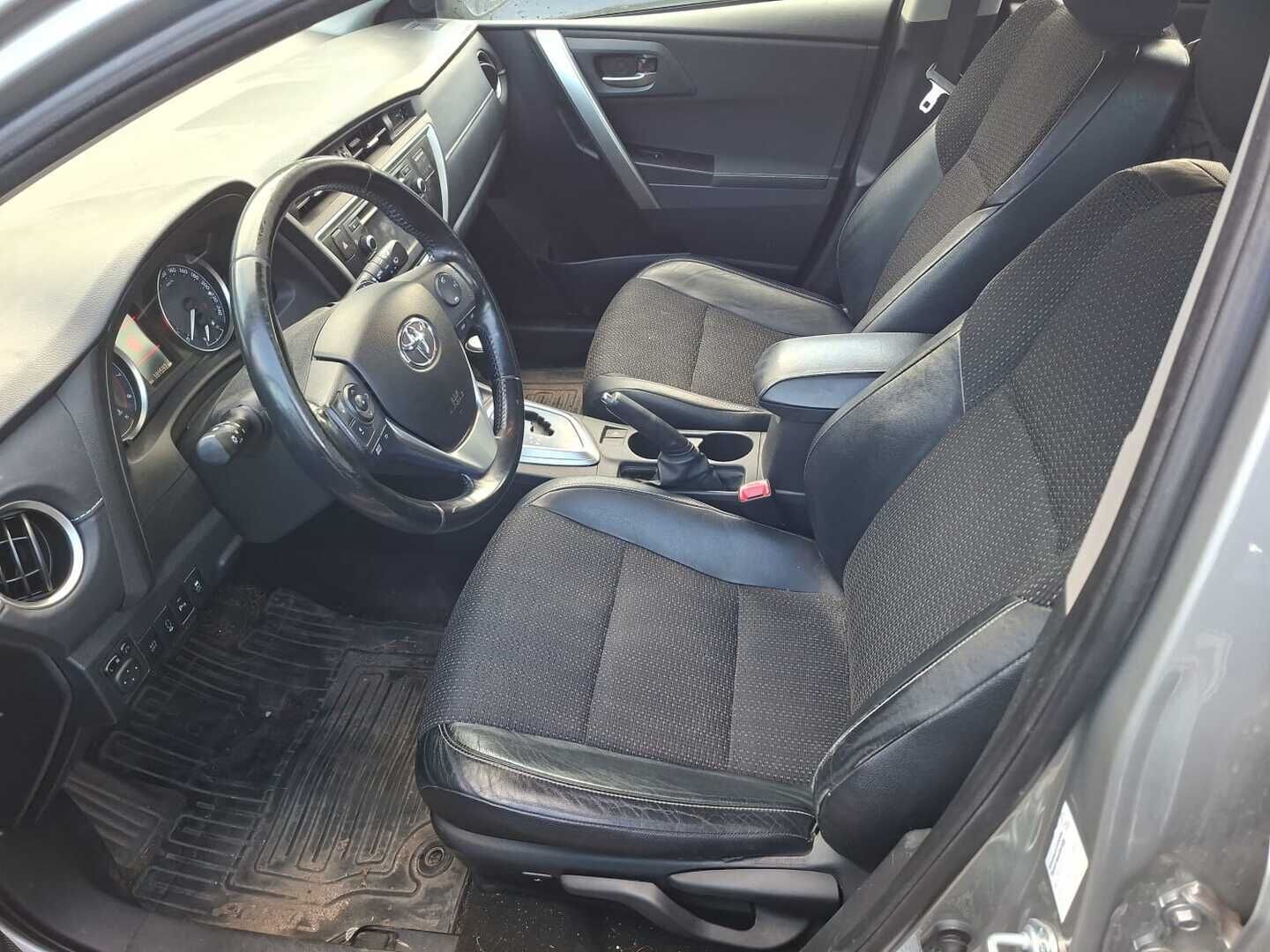 Toyota Auris 2013 1,6 Valvematic Premium Multidrive S 5ov - | Suomi-auto | Peruutuskamera | Vakionopeudensäädin | Sporttipenkit | Kahdet hyväkuntoiset renkaat + alumiinivanteet |