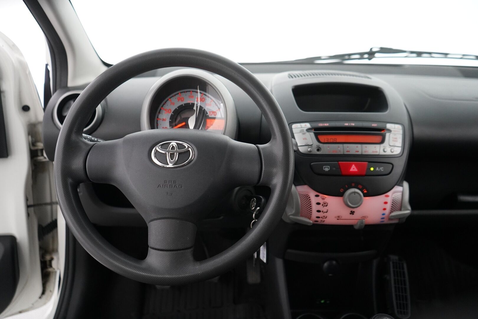 Toyota AYGO 2013 1,0 VVT-i Aygo Cool * Lohko+sisä / Penkinlämmittimet /