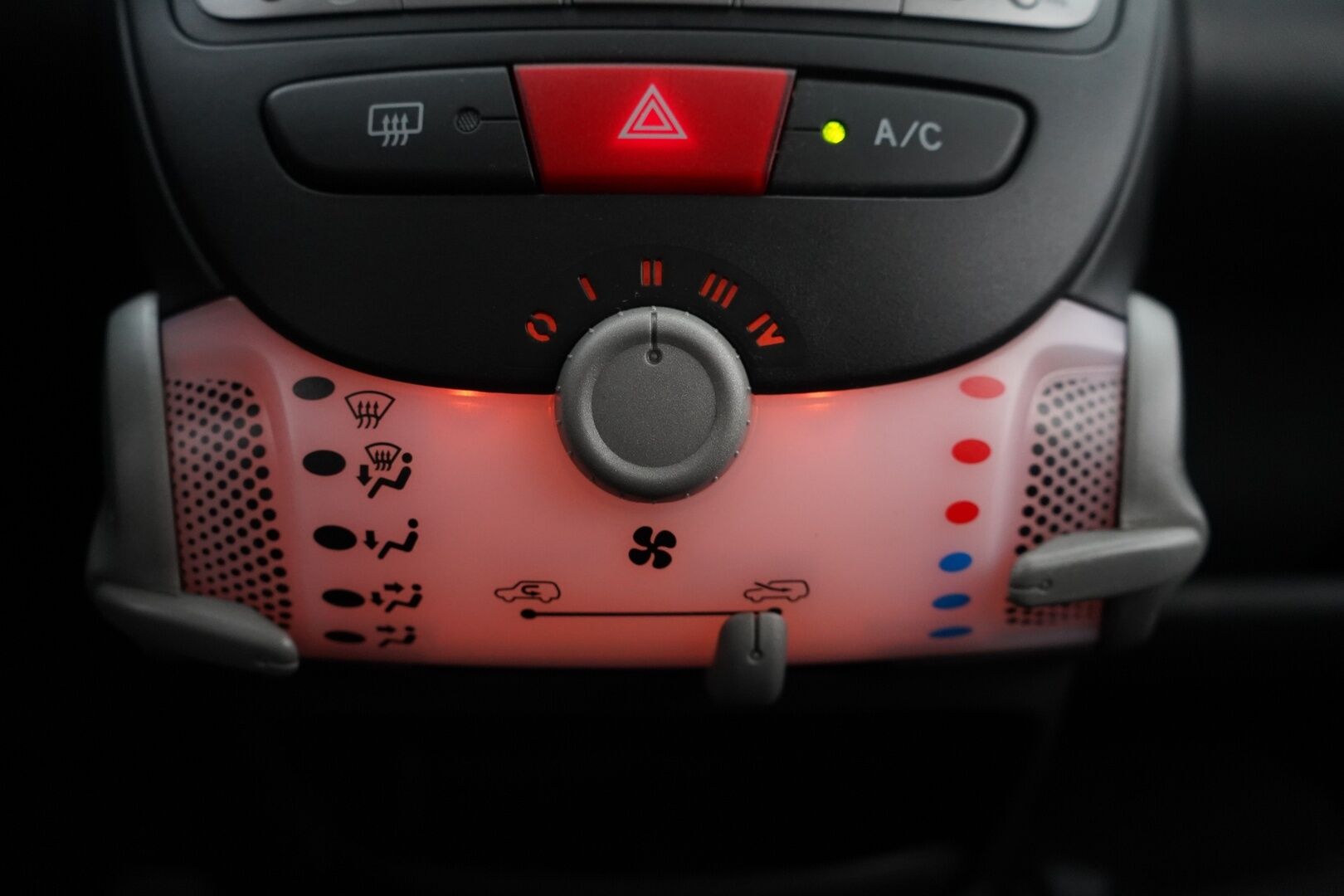Toyota AYGO 2013 1,0 VVT-i Aygo Cool * Lohko+sisä / Penkinlämmittimet /