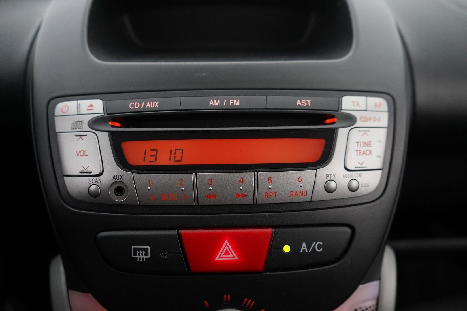 Toyota AYGO 2013 1,0 VVT-i Aygo Cool * Lohko+sisä / Penkinlämmittimet /