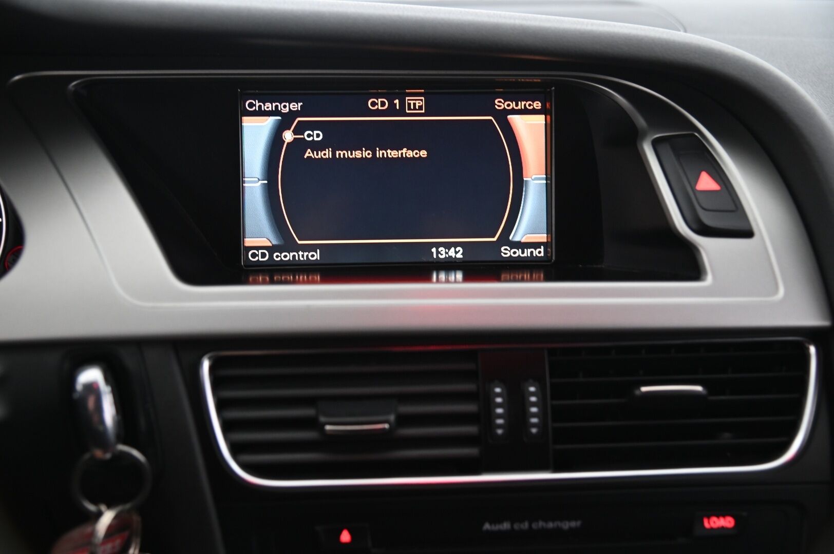 Audi A4 2009 Quattro *Myydään Huutokaupat.com* - Webasto / Sportti penkit / Koneremppa tehty! / MYYDÄÄN HUUTOKAUPAT.COMISSA 