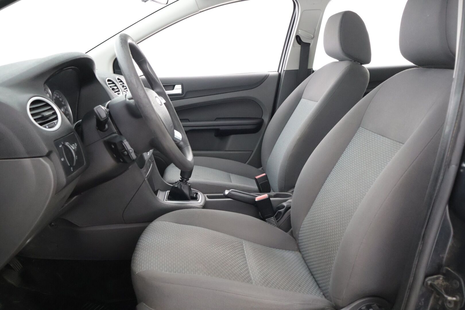 Ford Focus 2007 1,6 100hv Trend M5 Wagon *MYYDÄÄN HUUTOKAUPAT.COM*