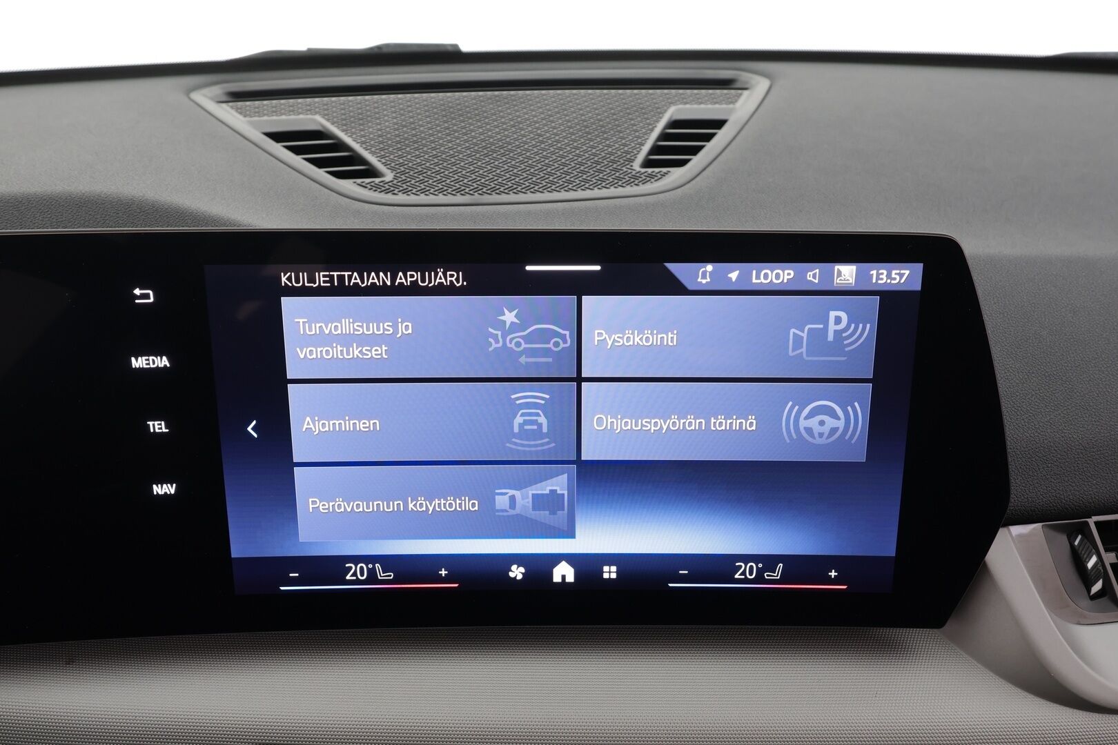 BMW X1 2024 U11 30e xDrive Charged Edition - | ACC | Lisälämmitin | Koukku | H/K | Widescreen | Hierova Muistipenkki | P.Kamera | Comfort Access | Apple&Android | 1.Om suomi-auto | Kahdet Renkaat | Merkkihuollettu |