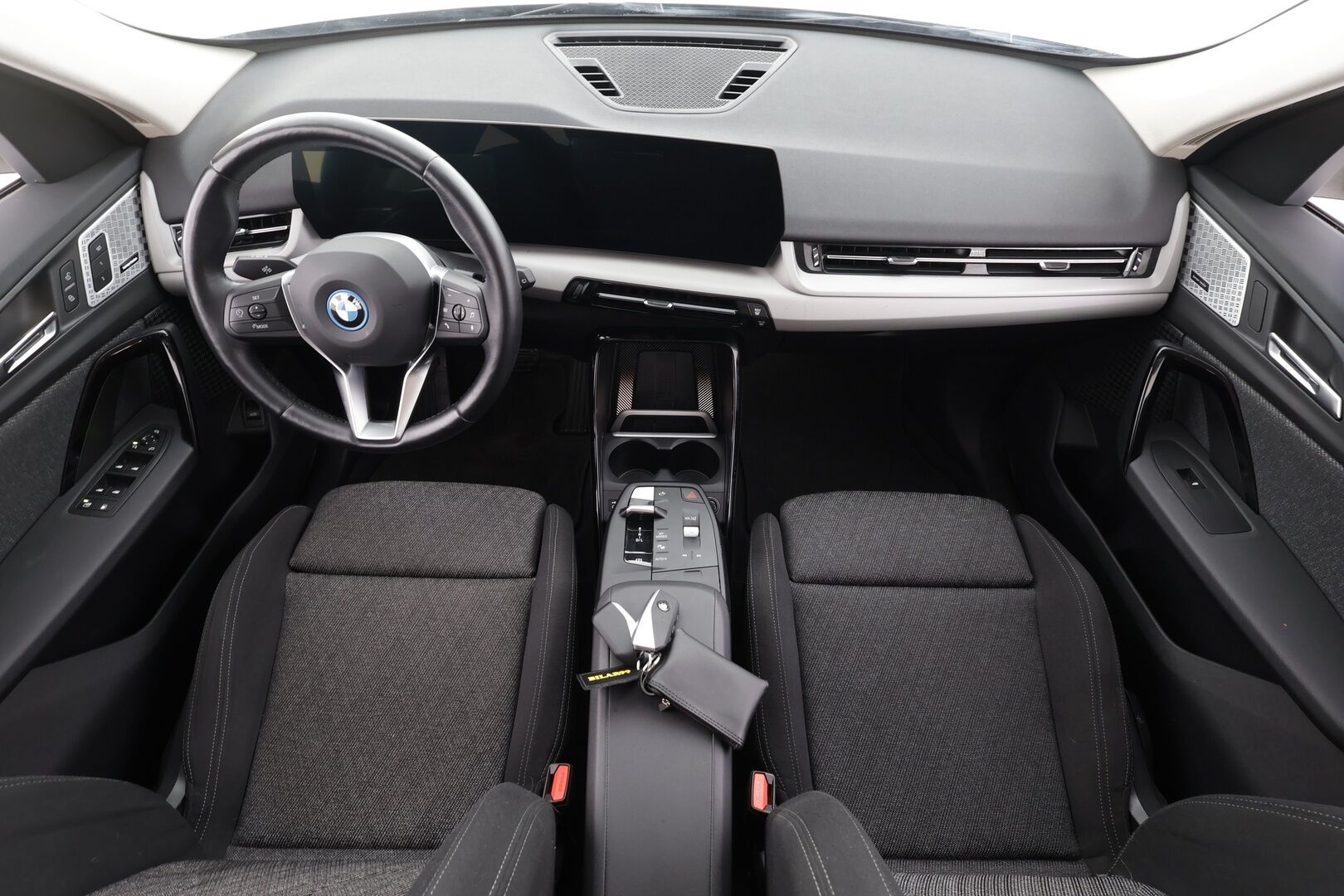 BMW X1 2024 U11 30e xDrive Charged Edition - | ACC | Lisälämmitin | Koukku | H/K | Widescreen | Hierova Muistipenkki | P.Kamera | Comfort Access | Apple&Android | 1.Om suomi-auto | Kahdet Renkaat | Merkkihuollettu |