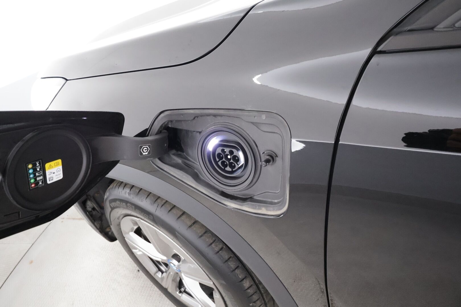 BMW X1 2024 U11 30e xDrive Charged Edition - | ACC | Lisälämmitin | Koukku | H/K | Widescreen | Hierova Muistipenkki | P.Kamera | Comfort Access | Apple&Android | 1.Om suomi-auto | Kahdet Renkaat | Merkkihuollettu |