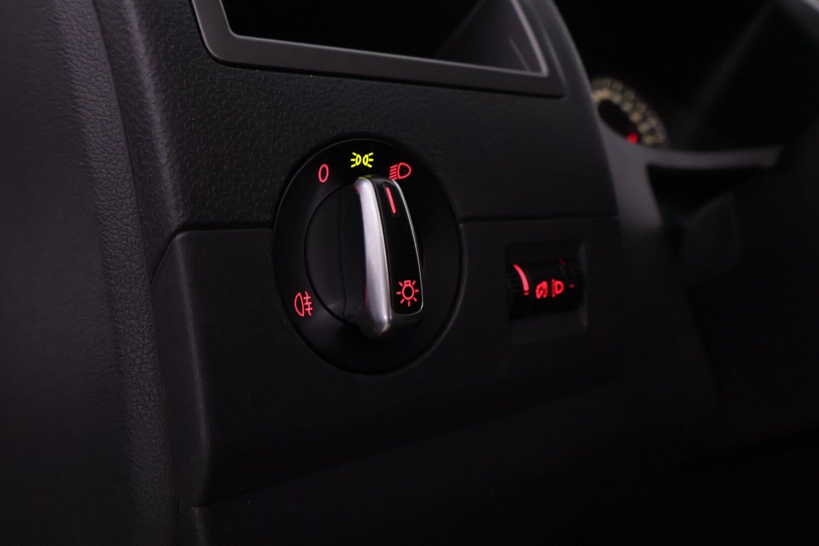 Volkswagen Caravelle 2014 Comfortline pitkä 2,0 TDI 103 kW 4Motion *8-paik / Vakkari / Koukku / Lohko / Suomiauto* - Hihna vaihdettu 198tkm / 8-paikkainen neliveto Suomiauto kaksilla hyväkuntoisilla renkailla!