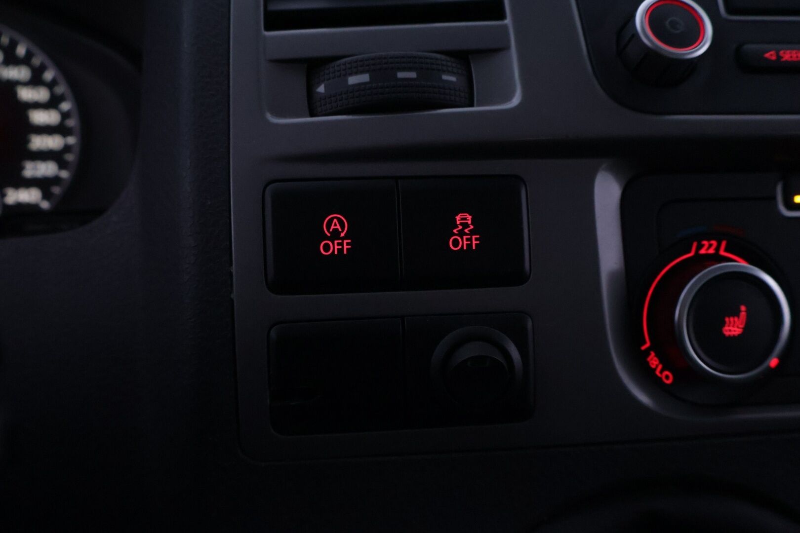 Volkswagen Caravelle 2014 Comfortline pitkä 2,0 TDI 103 kW 4Motion *8-paik / Vakkari / Koukku / Lohko / Suomiauto* - Hihna vaihdettu 198tkm / 8-paikkainen neliveto Suomiauto kaksilla hyväkuntoisilla renkailla! - HULLUT AVAJAISHULINAT KORKOTARJOUS 3,29 %