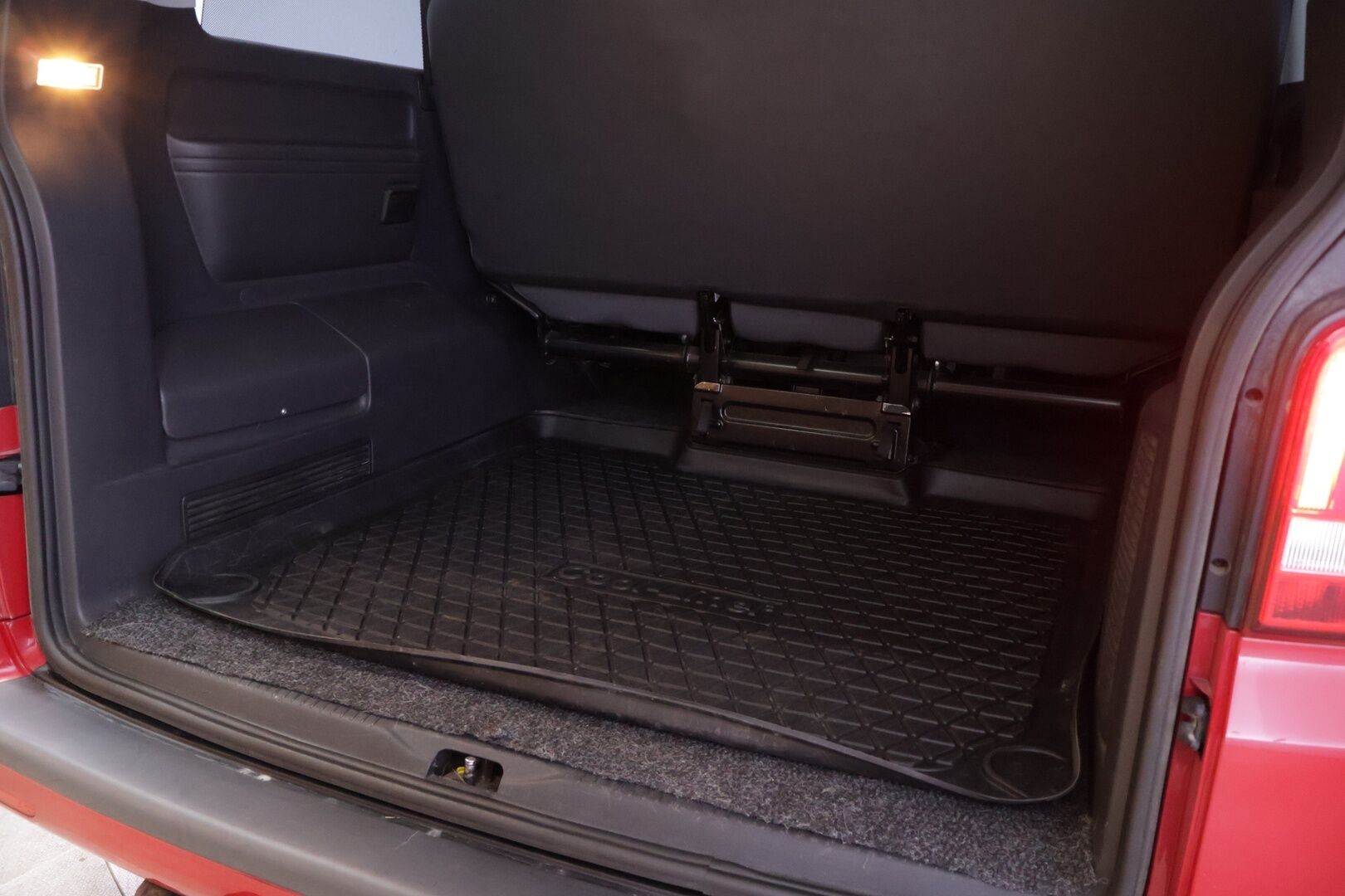 Volkswagen Caravelle 2014 Comfortline pitkä 2,0 TDI 103 kW 4Motion *8-paik / Vakkari / Koukku / Lohko / Suomiauto* - Hihna vaihdettu 198tkm / 8-paikkainen neliveto Suomiauto kaksilla hyväkuntoisilla renkailla! - HULLUT AVAJAISHULINAT KORKOTARJOUS 3,29 %