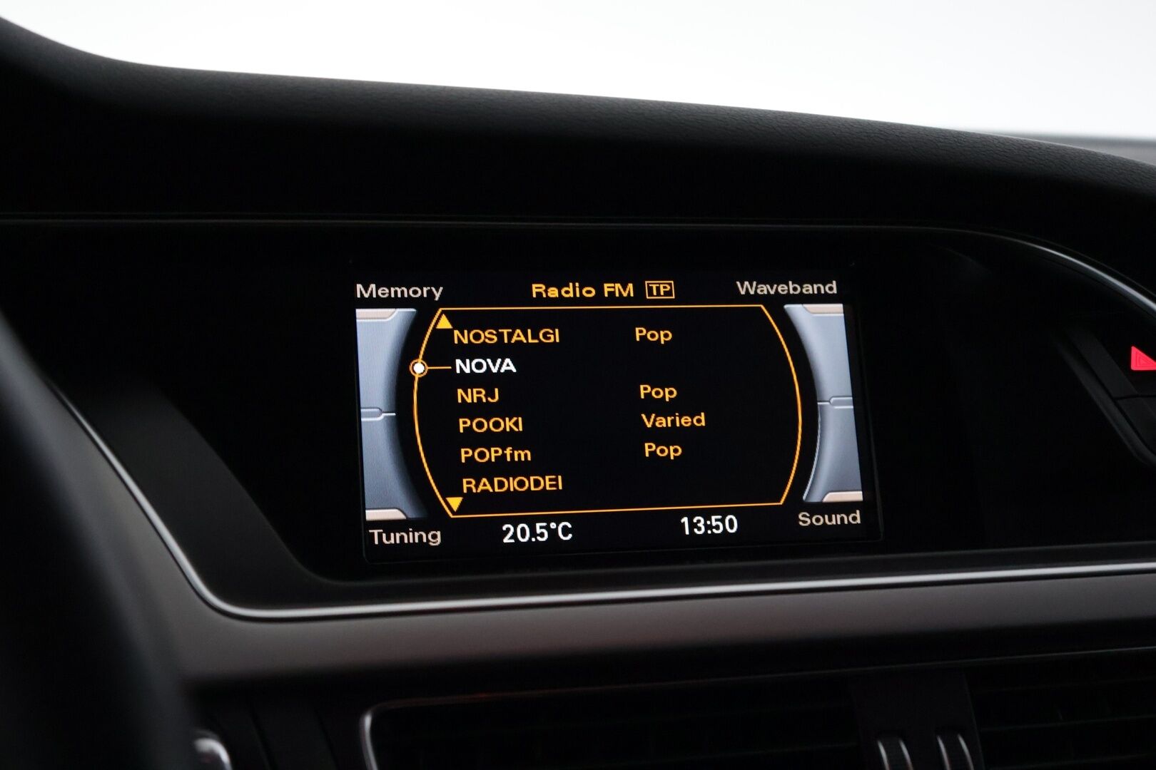 Audi A4 allroad quattro 2013 Business 2,0 TDI 130kW quattro S tronic *Myydään Huutokauppa.com* - Myydään Huutokauppa.com
