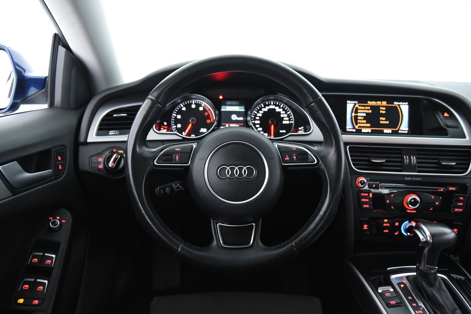 Audi A5 2014 Sportback Business 1,8 TFSI 125 kW multitronic / Suomi-Auto / Vakkari / Lohkolämmitin / Sport-Penkit / P-tutkat / BT-Audio - Asianmukaisesti huollettu koko käyttöiän ajan & Runsaasti lisätöitä tehty!