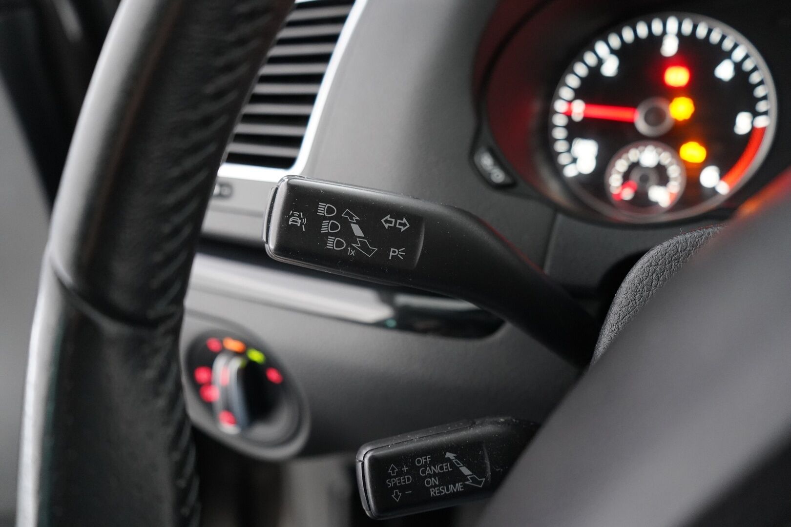 Seat Alhambra 2014 2,0 TDI 177 Style Business DSG 7H * Vakkari / Tutkat / Lohko /  Koukku / Lasikatto * - Suomi-auto / Myydään juuri katsastettuna & huollettuna / Kahdet OEM vanteet / 7-Paikkainen