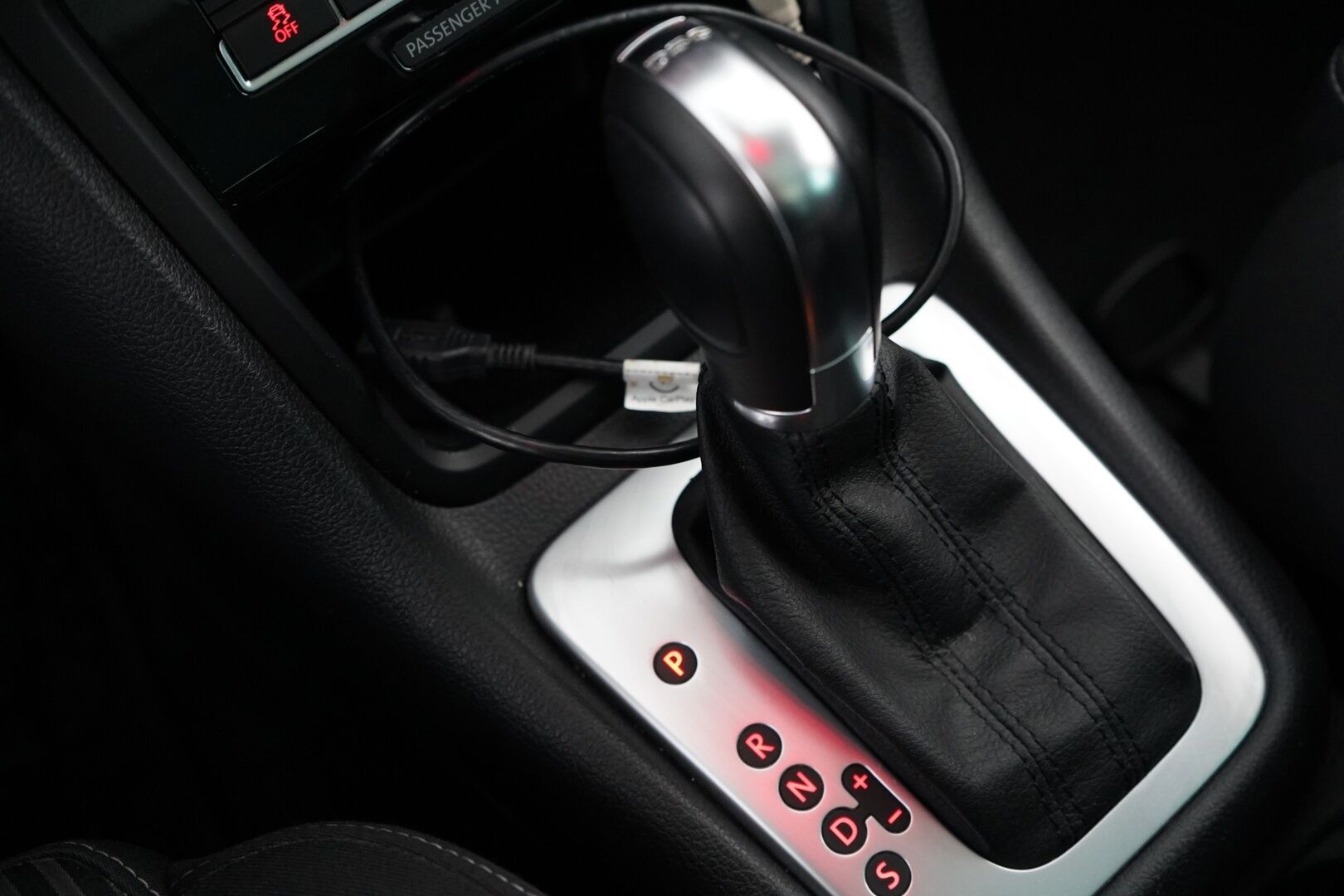 Seat Alhambra 2014 2,0 TDI 177 Style Business DSG 7H * Vakkari / Tutkat / Lohko /  Koukku / Lasikatto * - Suomi-auto / Myydään juuri katsastettuna & huollettuna / Kahdet OEM vanteet / 7-Paikkainen