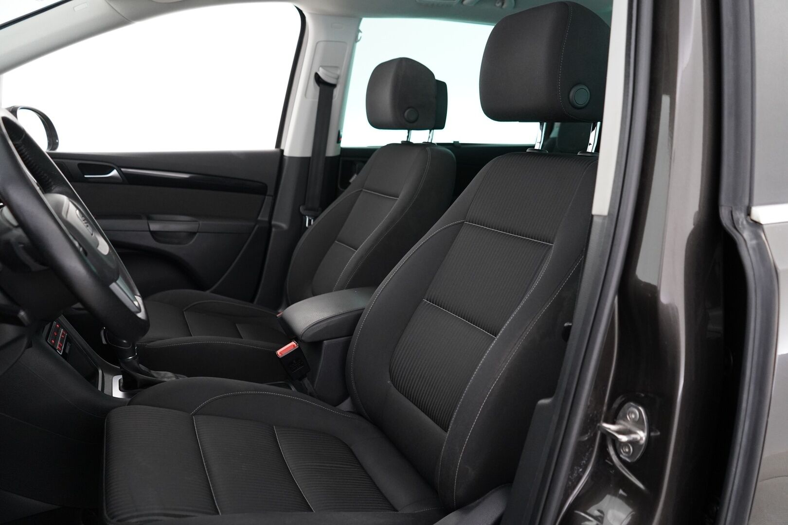 Seat Alhambra 2014 2,0 TDI 177 Style Business DSG 7H * Vakkari / Tutkat / Lohko /  Koukku / Lasikatto * - Suomi-auto / Myydään juuri katsastettuna & huollettuna / Kahdet OEM vanteet / 7-Paikkainen