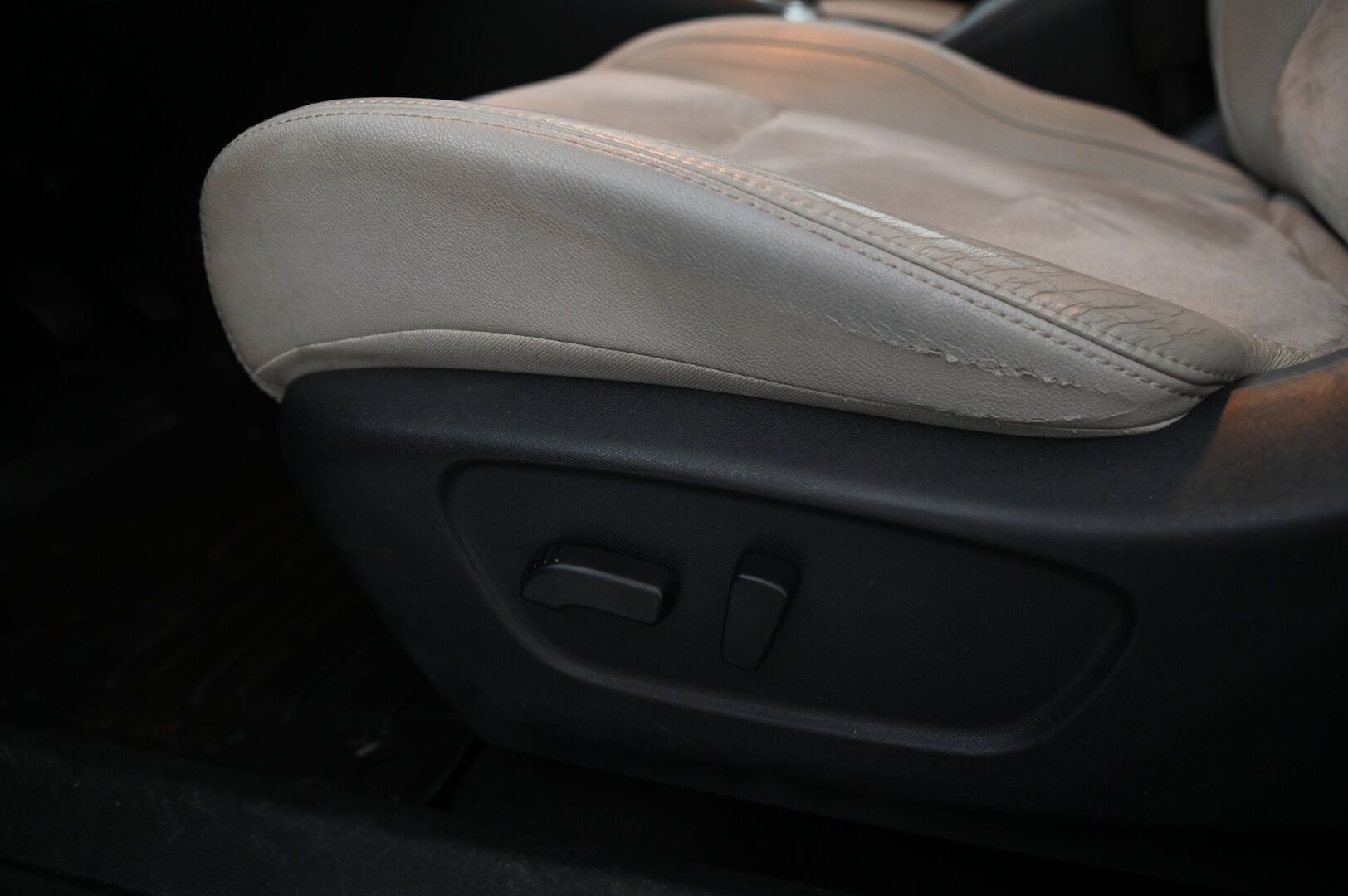 Nissan Qashqai 2014 1,6dCi Tekna 4WD 6M/T Driver Asst Alcantara Premier *Lasikatto/  Nahka-alcantara/  360 Kamera/  Blis/  Koukku* - Suomiauto / Juuri huollettu / Kattavat varusteet