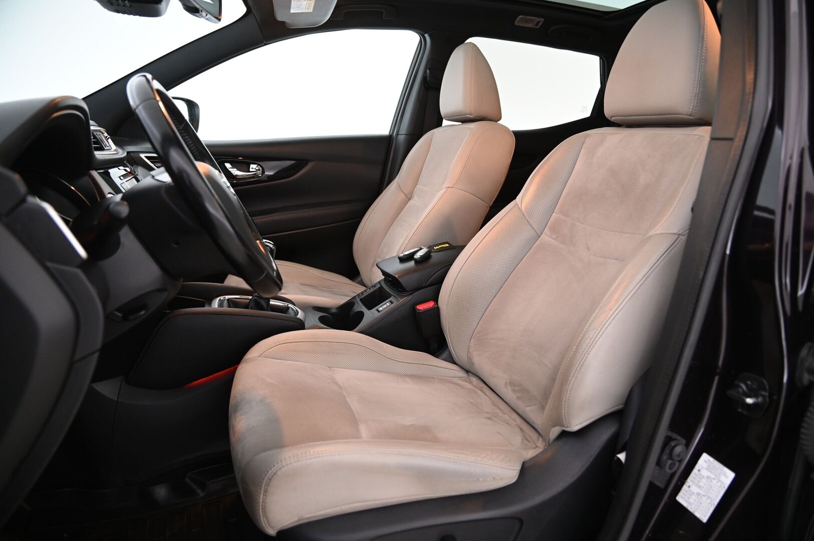 Nissan Qashqai 2014 1,6dCi Tekna 4WD 6M/T Driver Asst Alcantara Premier *Lasikatto/  Nahka-alcantara/  360 Kamera/  Blis/  Koukku* - Suomiauto / Juuri huollettu / Kattavat varusteet