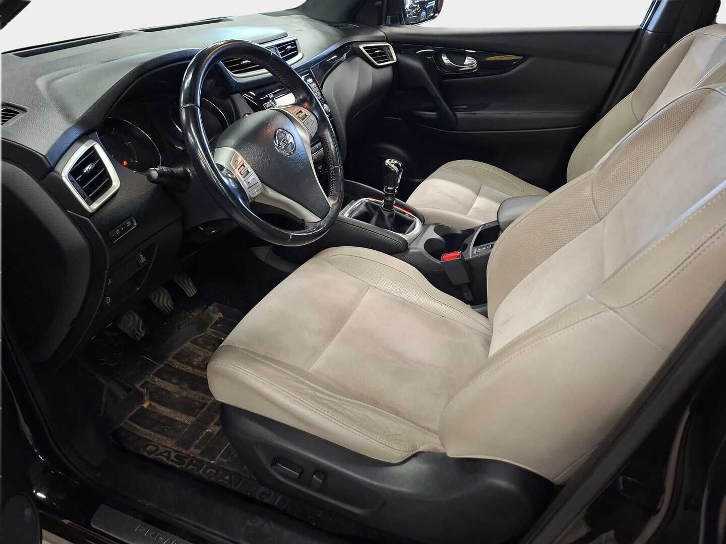 Nissan Qashqai 2014 1,6dCi Tekna 4WD 6M/T Driver Asst Alcantara Premier - |360 | vakkari | Panorama | Navi | Blis | Lämpö lasi | Sähkö penkit | Vaalea sistusta | LED | Pemier Limited|