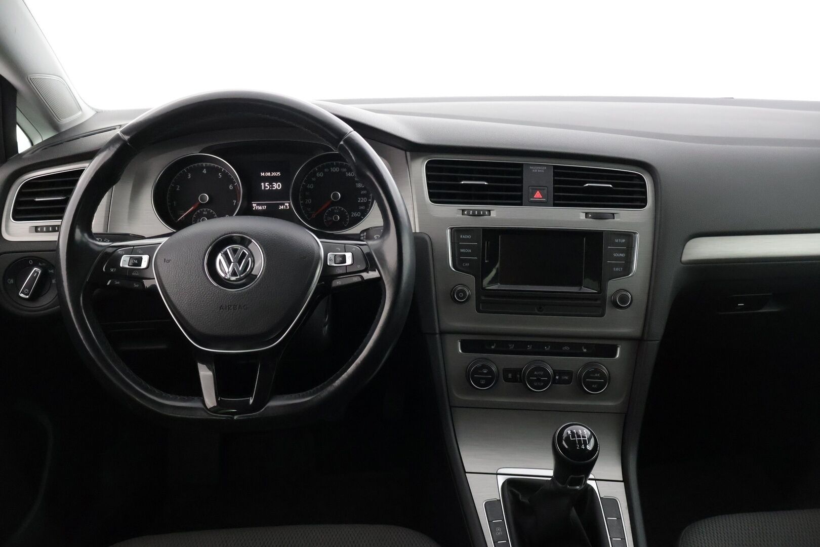 Volkswagen Golf 2014 Variant Comfortline 1,2 TSI 77 kW (105 hv) BlueMotion Technology * Webasto / Vakkari / Tutkat edessä ja takana * - * Juuri saapunut! / Suomi-auto / Kahdet renkaat omilla alumiinivanteilla! *