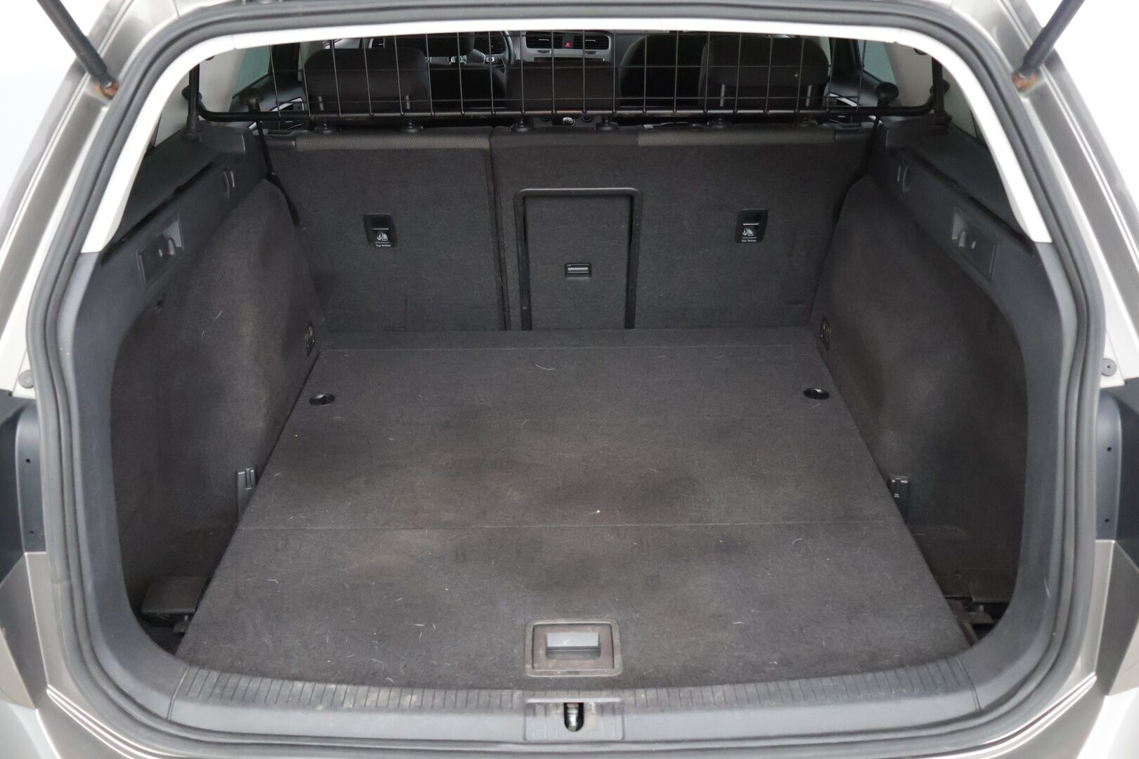 Volkswagen Golf 2014 Variant Comfortline 1,2 TSI 77 kW (105 hv) BlueMotion Technology * Webasto / Vakkari / Tutkat edessä ja takana * - * Juuri saapunut! / Suomi-auto / Kahdet renkaat omilla alumiinivanteilla! *