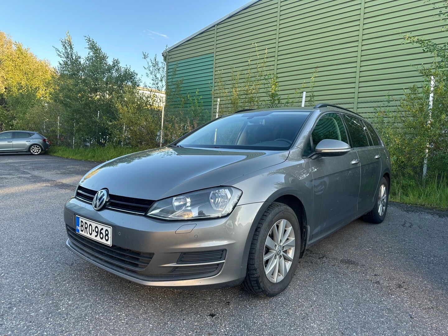 Volkswagen Golf 2014 Variant Comfortline 1,2 TSI 77 kW (105 hv) BlueMotion Technology * Webasto / Vakkari / Tutkat edessä ja takana * - * Juuri saapunut! / Suomi-auto / Kahdet renkaat omilla alumiinivanteilla! *