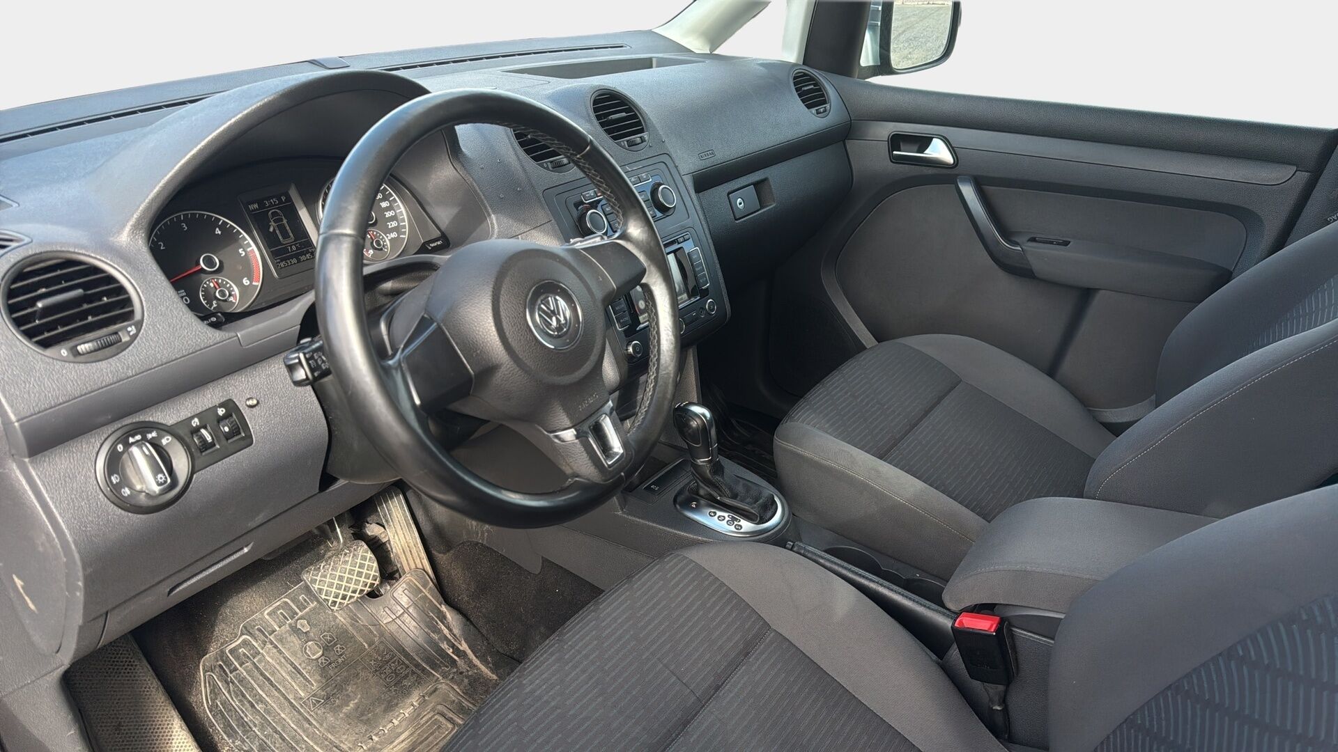 Volkswagen CADDY MAXI 2013 Highline 1,6 TDI 75 kW DSG 7P / PA-Lämmitin / P-Tutka / Navi / Vakkari / Vetokoukku - Tilava ja käytännöllinen tilaihme! - HULLUT AVAJAISHULINAT KORKOTARJOUS 3,29 %