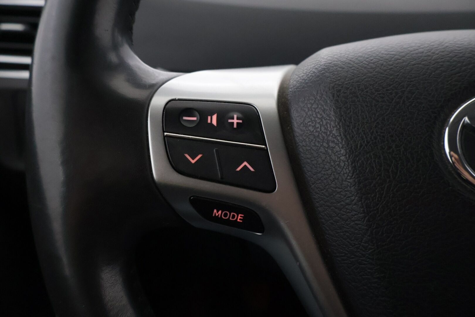Toyota Verso 2014 1,8 Valvematic Active 7p - | Suomi-auto | Lohkolämmitin | Vakkari | Peruutuskamera | Koukku | Navi | 7-Paikkainen |