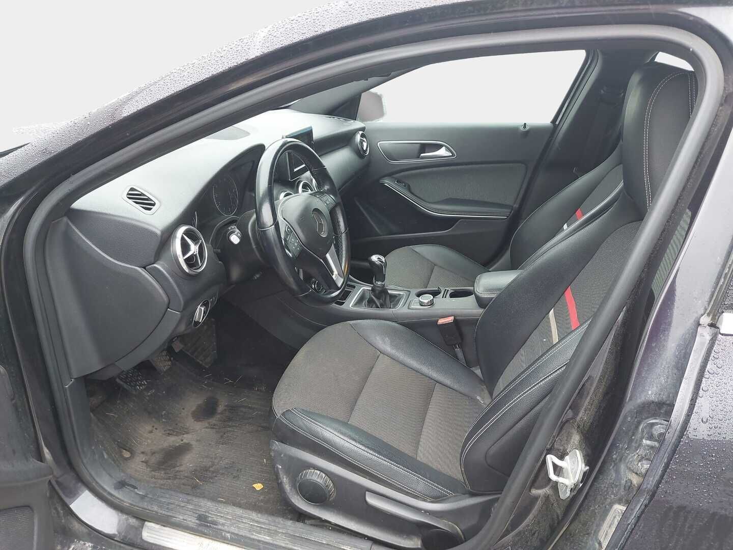 Mercedes-Benz A 2014 180 BE - Suomiauto | Lohko&Sisäp. | Vetokoukku | Puolinahat | LED-Lisävalopaneeli | Juuri saapunut!