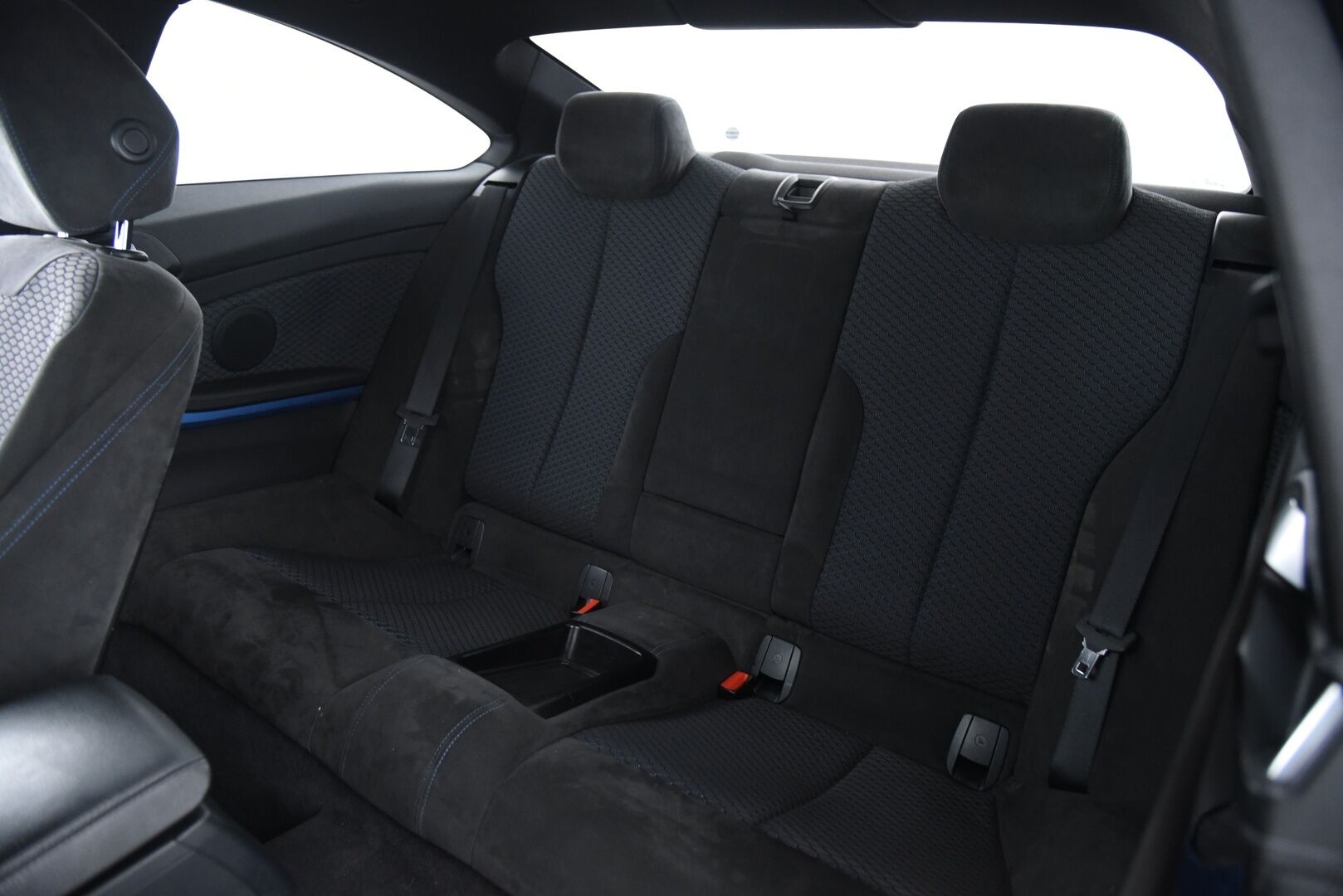 BMW 428 2014 F32 Coupe 428i TwinPower Turbo A xDrive M-Sport Aut / Suomi-auto / Koukku / P. kamera / Xenon / Vakkari / - Adaptiivinen M-alusta / Hyvällä huoltohistorialla / 2x renkaat&vanteet