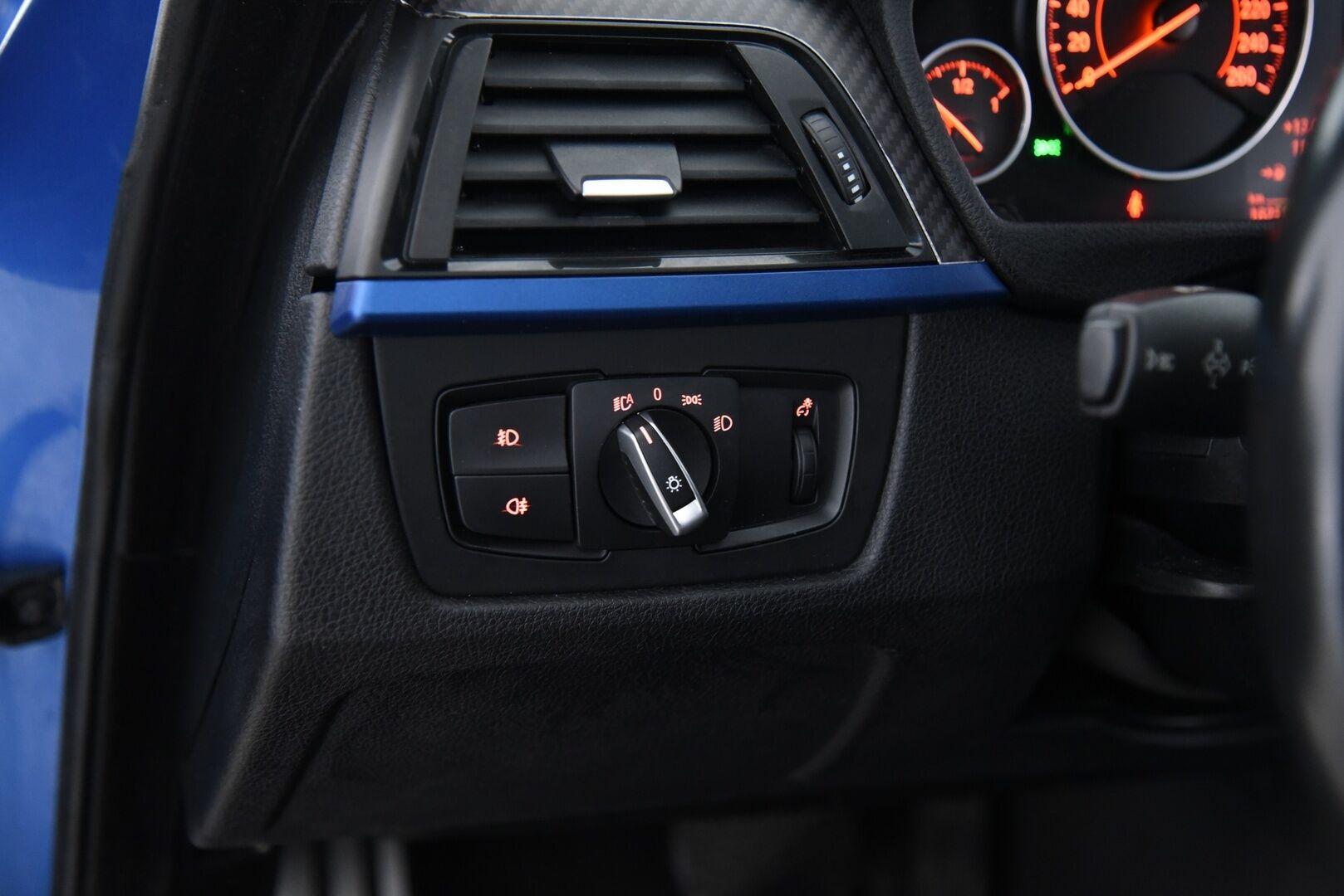 BMW 428 2014 F32 Coupe 428i TwinPower Turbo A xDrive M-Sport Aut * Koukku / P. kamera / Xenon / Vakkari / Suomi-auto * - Adaptiivinen M-alusta / Hyvällä huoltohistorialla / 2x renkaat&vanteet