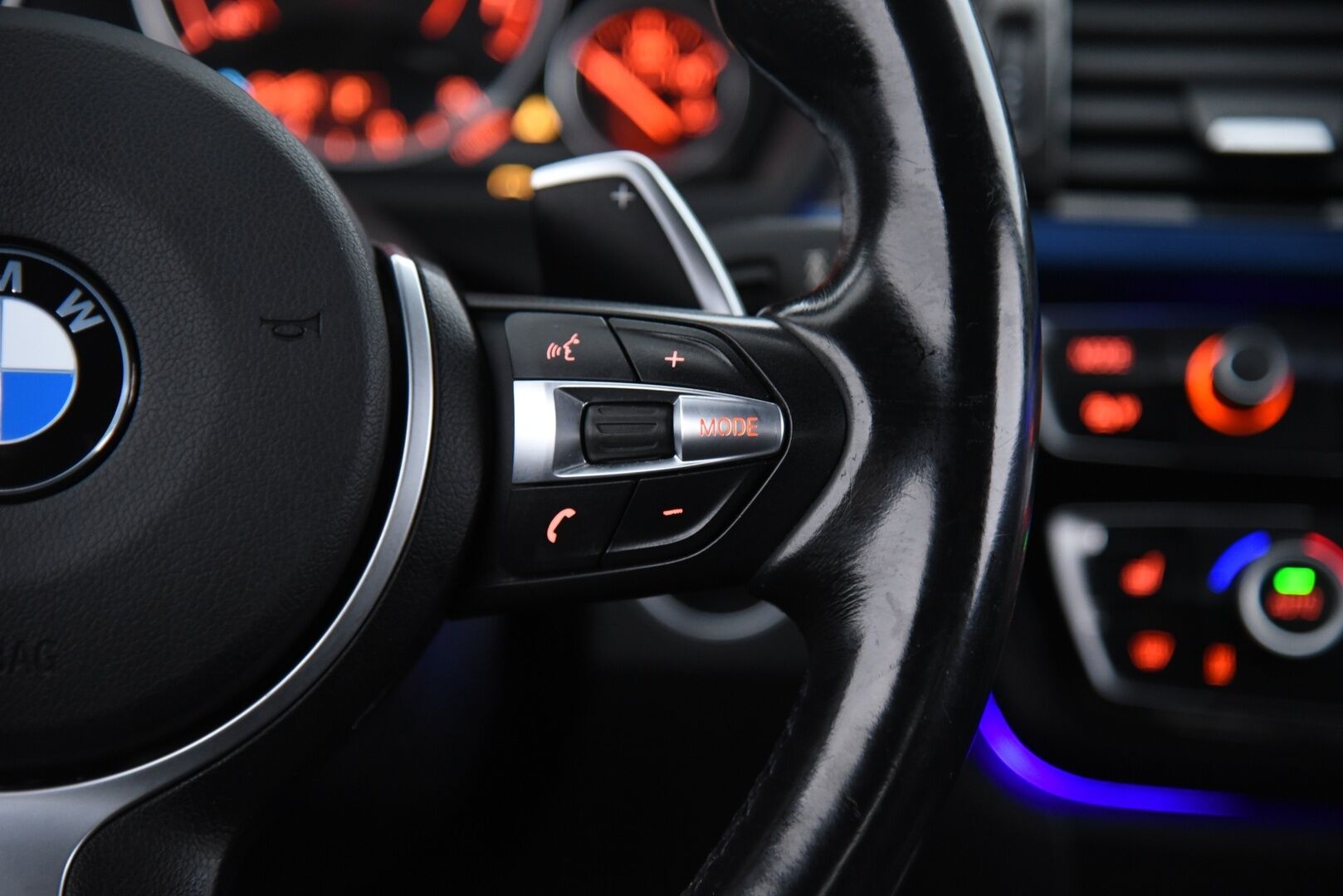 BMW 428 2014 F32 Coupe 428i TwinPower Turbo A xDrive M-Sport Aut / Suomi-auto / Koukku / P. kamera / Xenon / Vakkari / - Adaptiivinen M-alusta / Hyvällä huoltohistorialla / 2x renkaat&vanteet