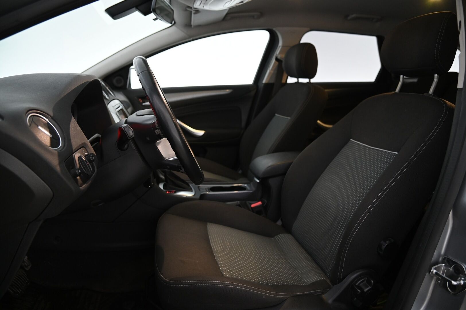 Ford Mondeo 2014 2,0 TDCi 140hv PowerShift YritysOutlet - Myydään vain yrityksille - YritysOutlet - Myydään vain yrityksille