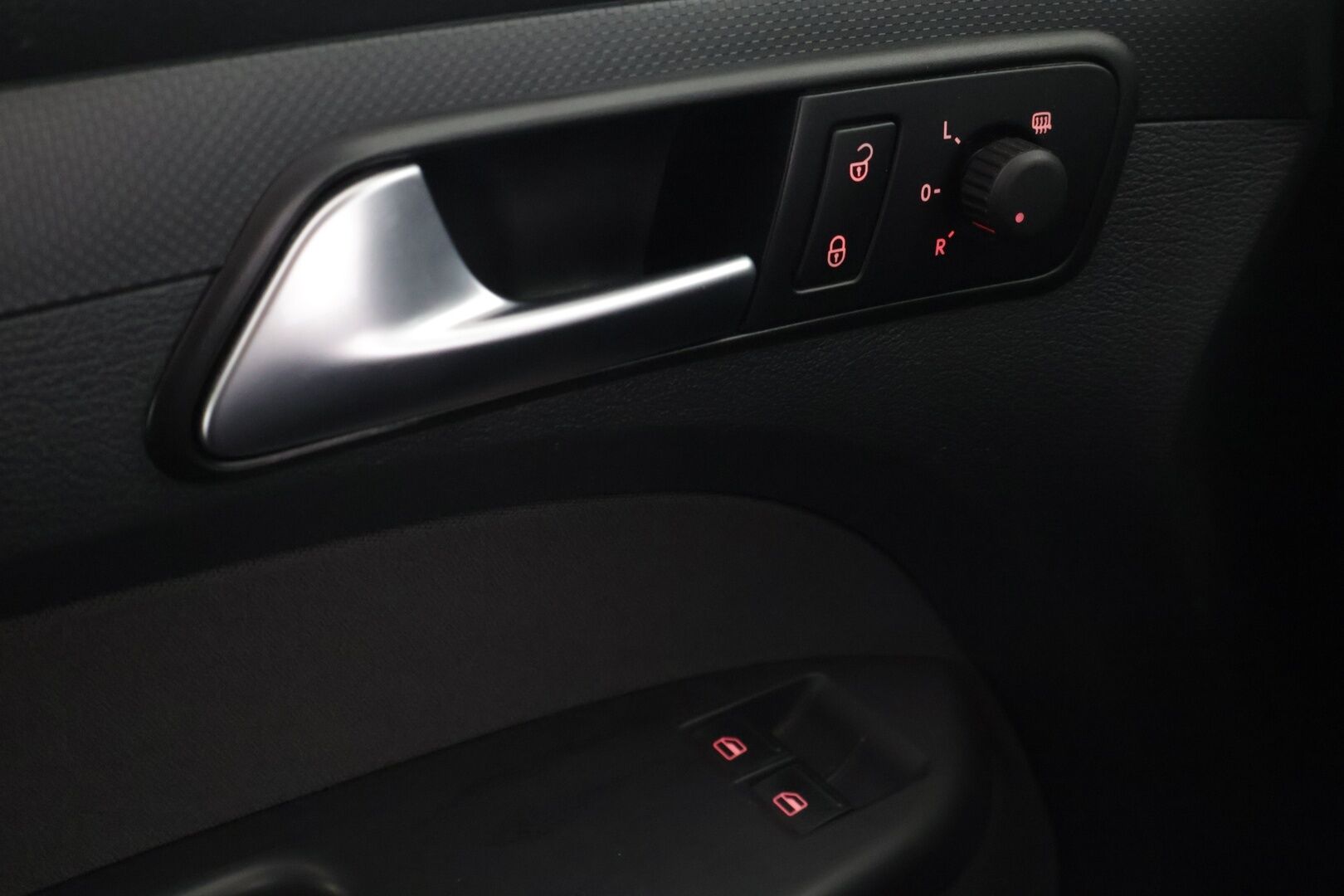 Volkswagen Caddy Maxi 2015 Trendline Family 1,6 TDI 75 kW BlueMotion Technology 7-paik **Vakkari / Lohkolämmitin / Radio / Penkinlämmittimet** - Alvillinen / 7 paikkainen / Vähän ajettu / 1.Om Suomi-auto / Ilmainen kotiintoimitus