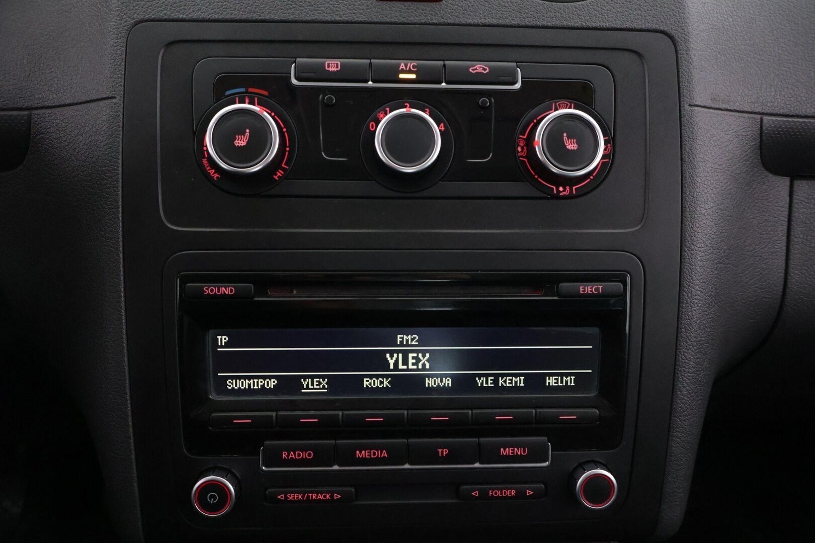 Volkswagen Caddy Maxi 2015 Trendline Family 1,6 TDI 75 kW BlueMotion Technology 7-paik **Vakkari / Lohkolämmitin / Radio / Penkinlämmittimet** - 7 paikkainen / Vähn ajettu / 1.Om Suomi-auto / Ilmainen kotiintoimitus - HULLUT JOULUT KORKOTARJOUS 2,49% 