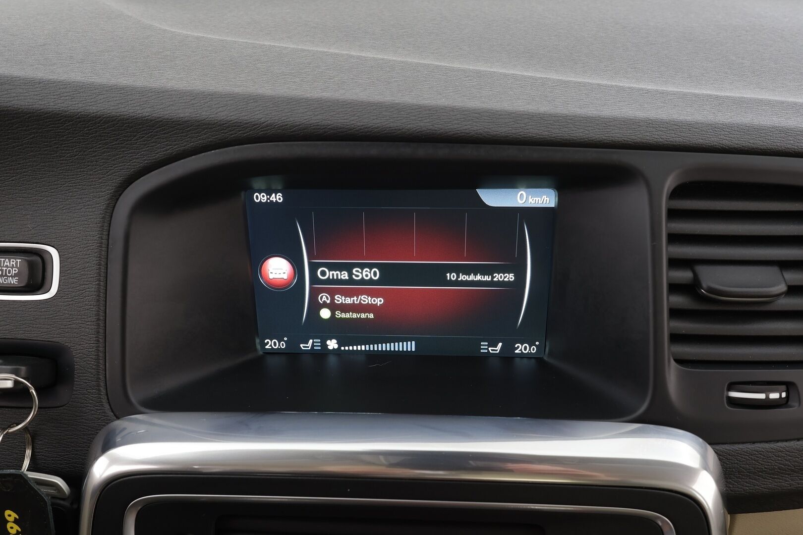 Volvo S60 2015 D4 Business aut * Suomi-auto / Vakkari / P.tutka / Navi / Xenon / Vaaleat nahat / Webasto / Digimittaristo / Kaarrevalot * - Kahdet renkaat aluvanteilla - HULLUT BLACKWEEK JATKOT - KORKOTARJOUS 2,49%