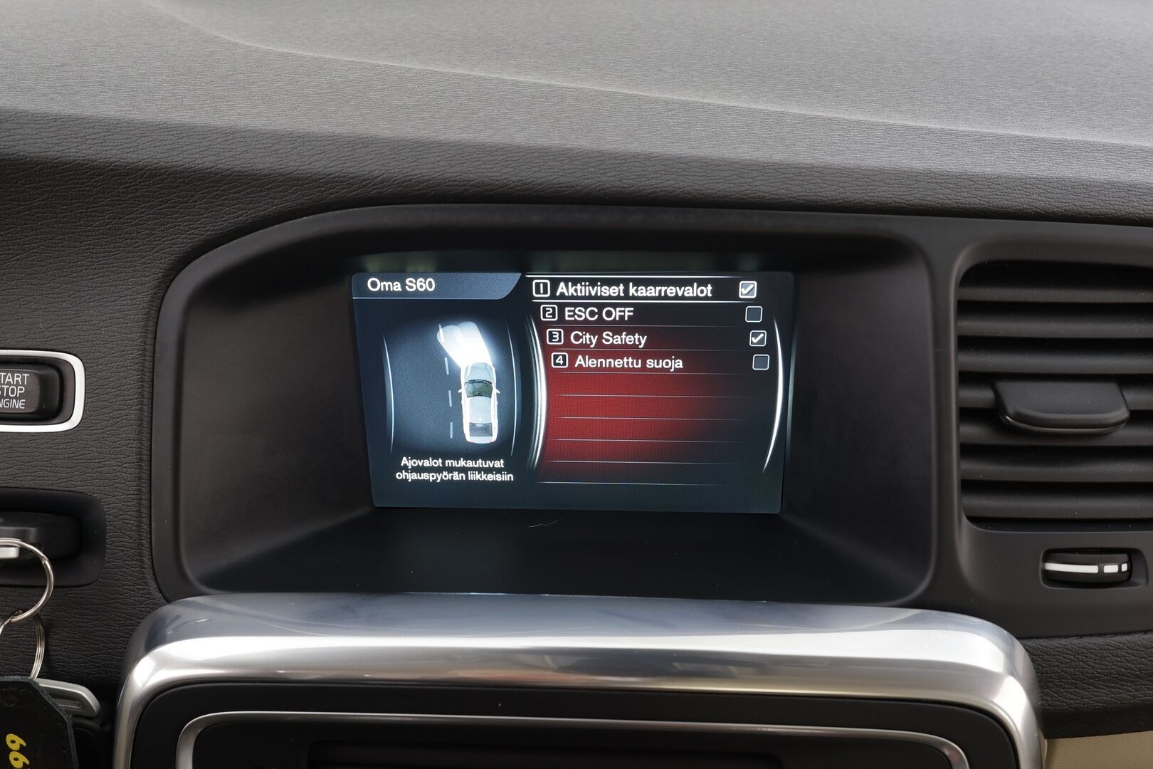 Volvo S60 2015 D4 Business aut * Suomi-auto / Vakkari / P.tutka / Navi / Xenon / Vaaleat nahat / Webasto / Digimittaristo / Kaarrevalot * - Kahdet renkaat aluvanteilla