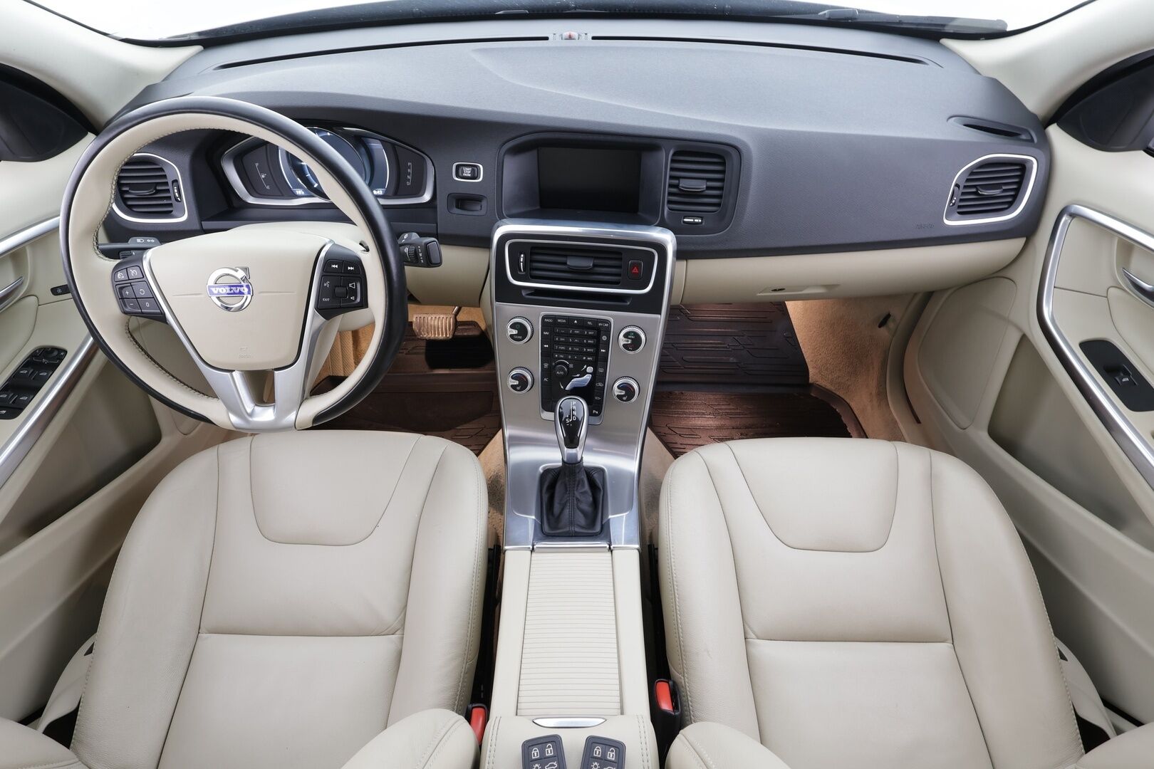 Volvo S60 2015 D4 Business aut * Suomi-auto / Vakkari / P.tutka / Navi / Xenon / Vaaleat nahat / Webasto / Digimittaristo / Kaarrevalot * - Kahdet renkaat aluvanteilla - HULLUT BLACKWEEK JATKOT - KORKOTARJOUS 2,49%