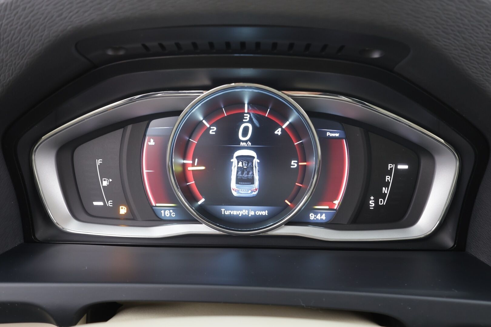 Volvo S60 2015 D4 Business aut * Suomi-auto / Vakkari / P.tutka / Navi / Xenon / Vaaleat nahat / Webasto / Digimittaristo / Kaarrevalot * - Kahdet renkaat aluvanteilla