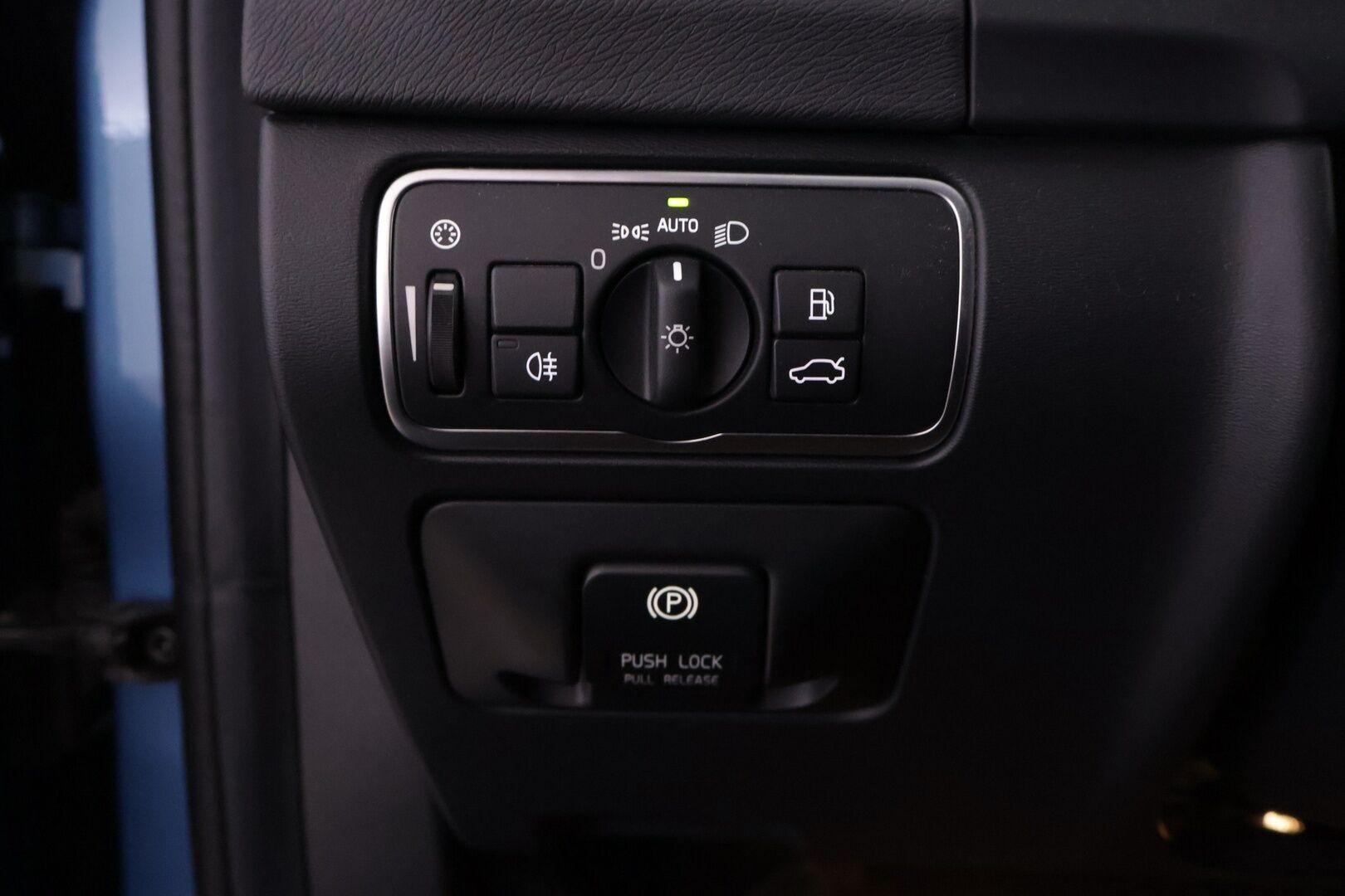 Volvo V60 2015 D2 Business Edition aut - | Vakkari | Webasto | Tutka | Xenon | Hyvin huollettu | Juuri katsastettu | Kahdet hyväkuntoiset renkaat |